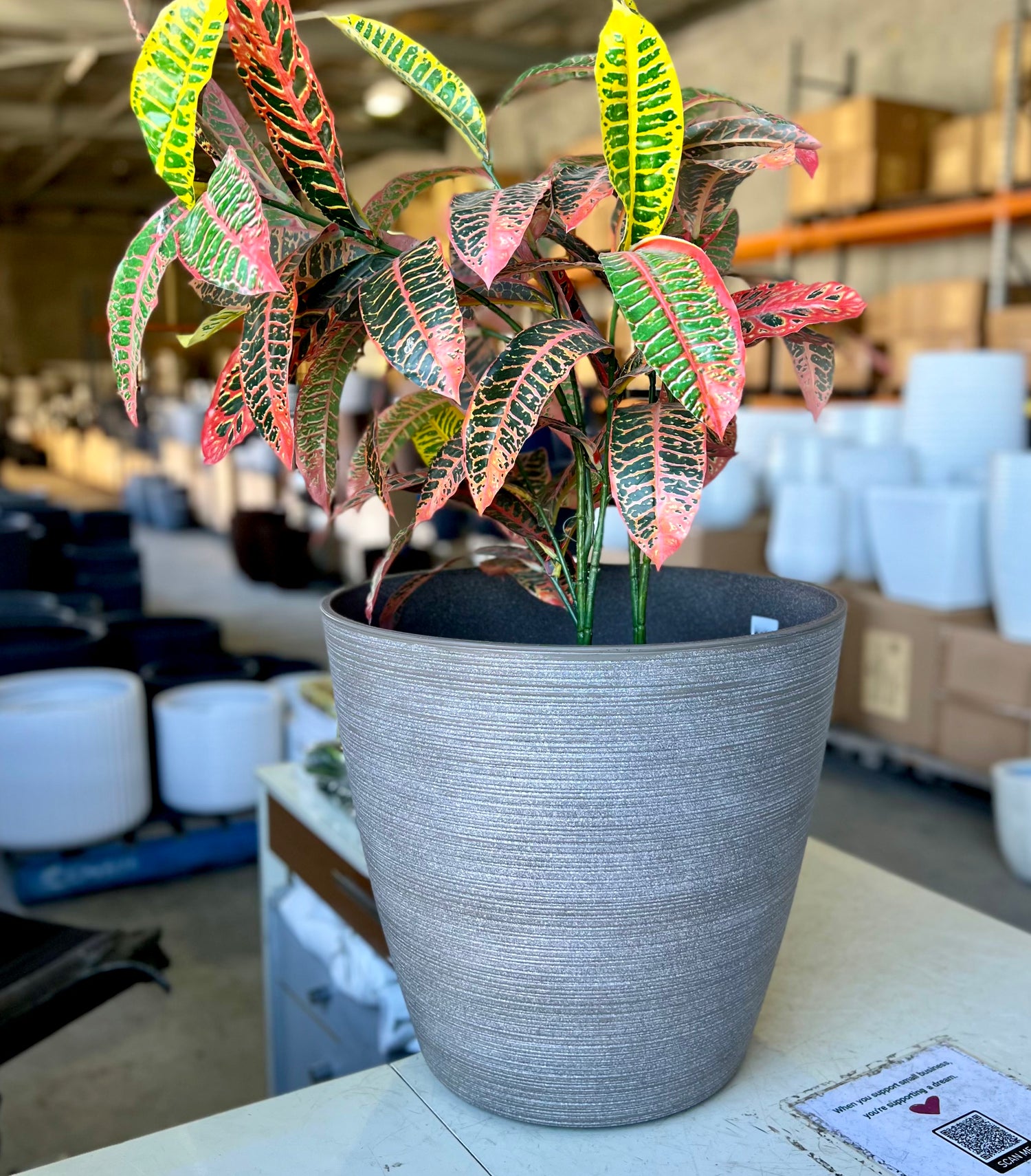 2001 - Textured Round Lightweight Pots