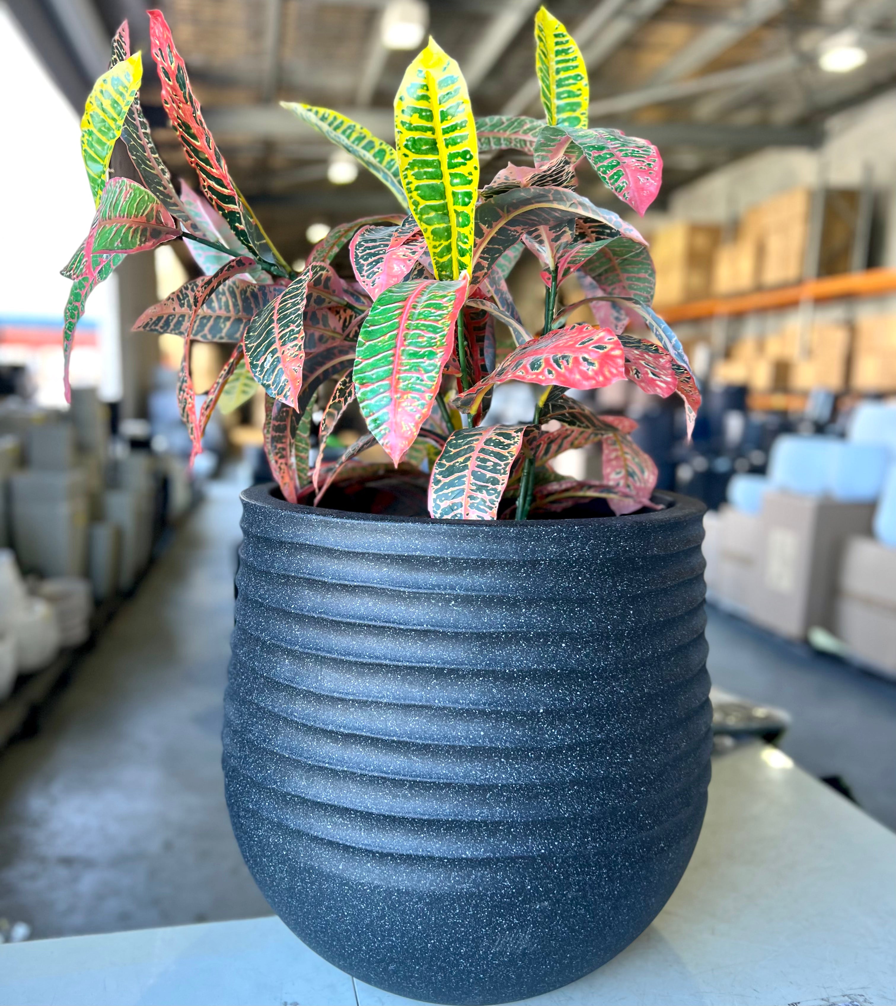 8603 - Lightweight Indoor or Outdoor Wide Pot