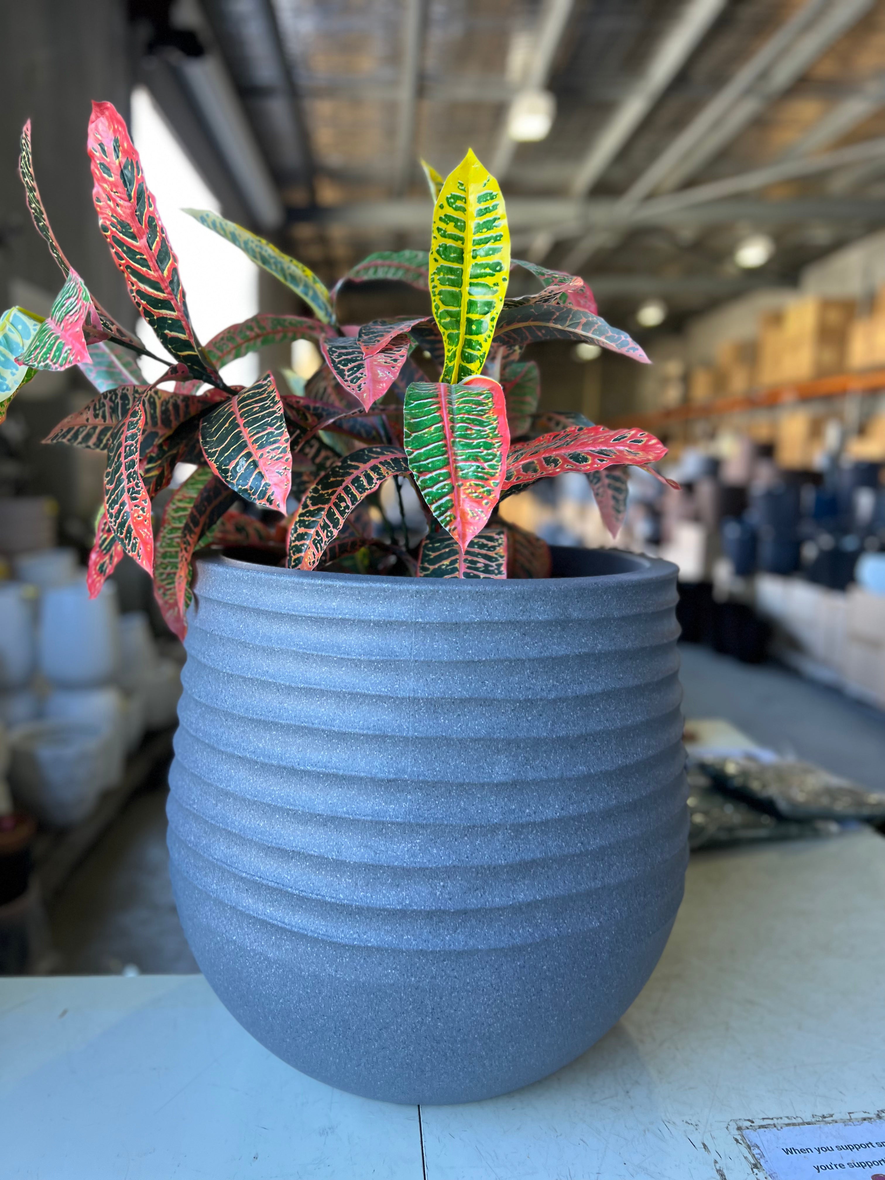 8603 - Lightweight Indoor or Outdoor Wide Pot