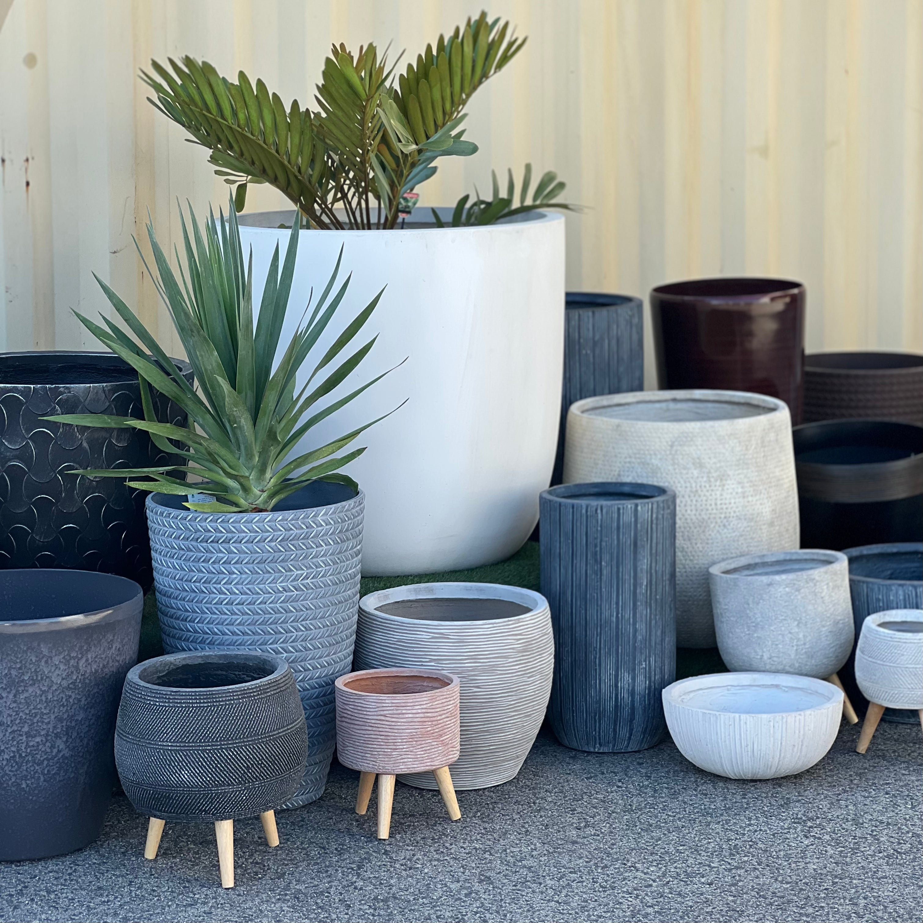 BIG BUDDHA Lightweight Round Pot – Indoor & Outdoor Statement Planter (Fibreglass/Clay Blend) - 101