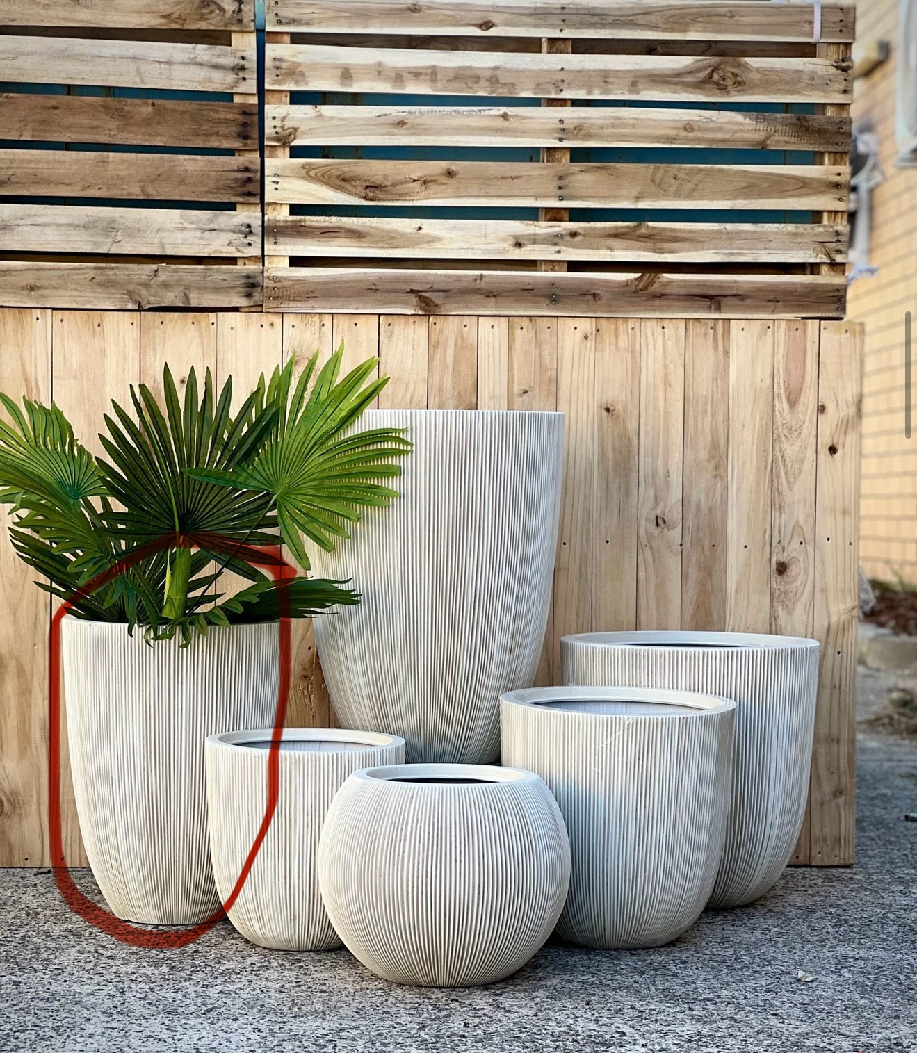 LinearLite - LineaLite Collection – Extra Lightweight Fluted Pots in Modern Vertical Design