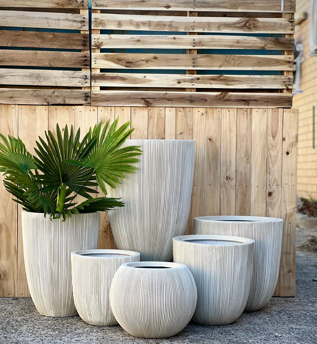 LinearLite - LineaLite Collection – Extra Lightweight Fluted Pots in Modern Vertical Design