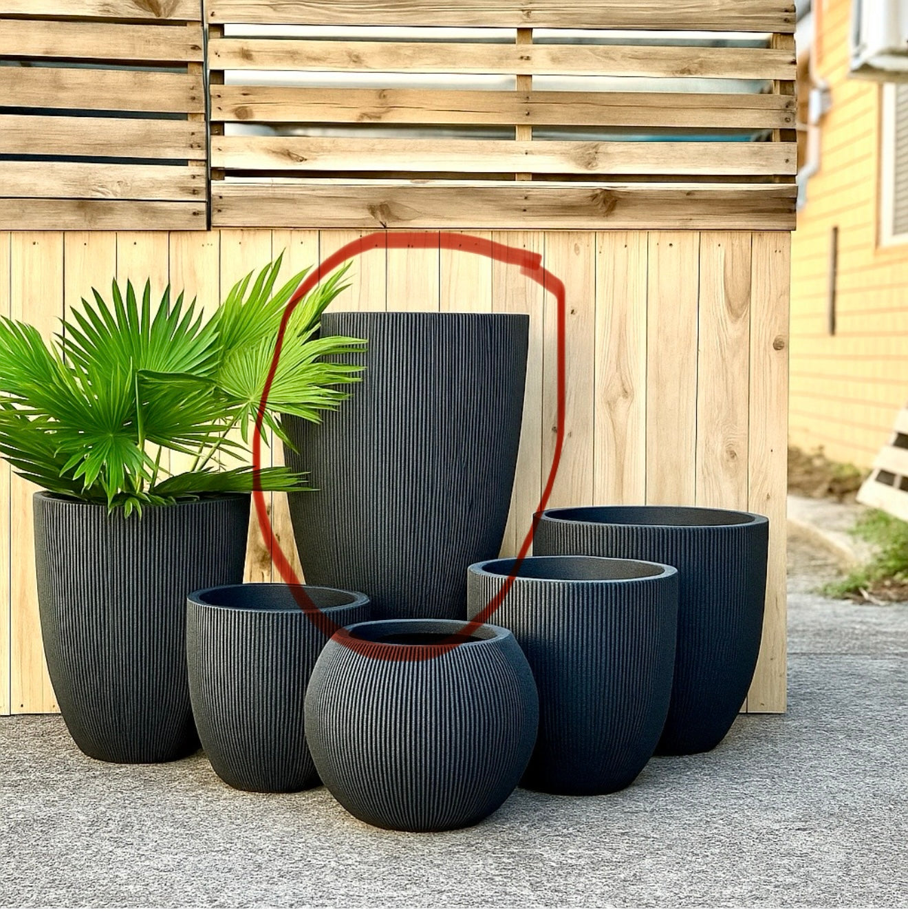 LinearLite - LineaLite Collection – Extra Lightweight Fluted Pots in Modern Vertical Design