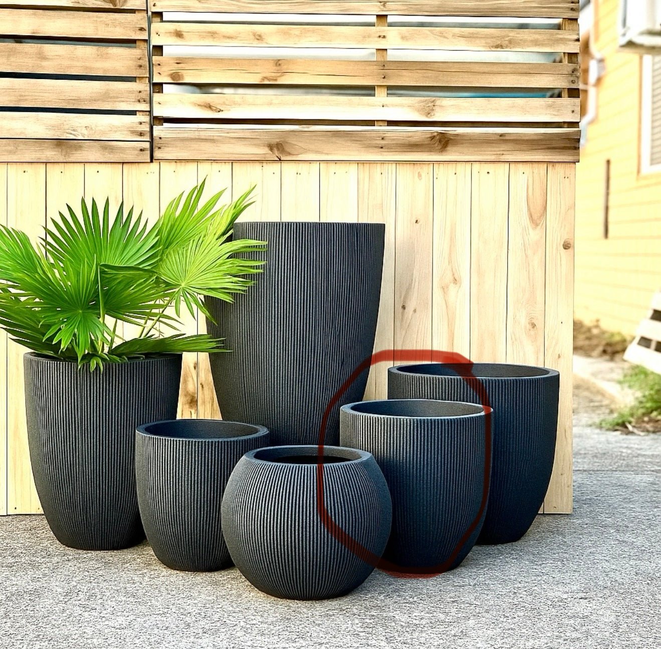 LinearLite - LineaLite Collection – Extra Lightweight Fluted Pots in Modern Vertical Design