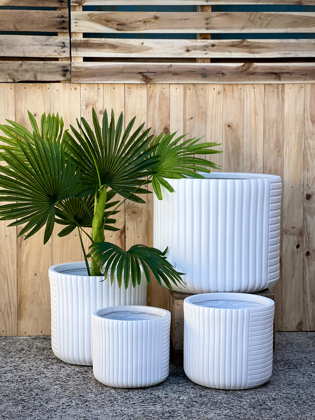 ETHNIK  - Indoor or Outdoor  Fiberclay Lightweight Pot with Lines DR80