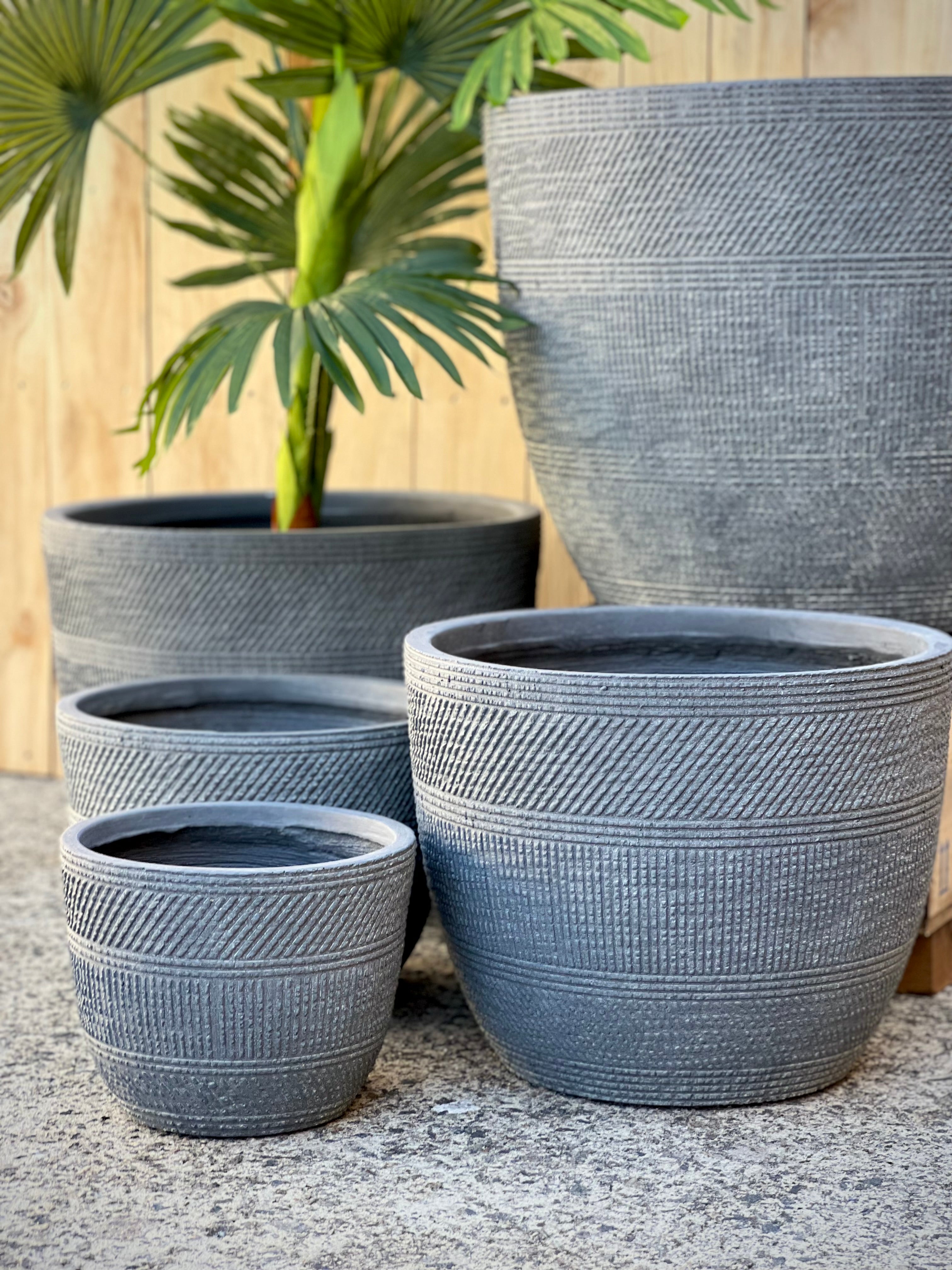 PRINT LOW- Indoor or Outdoor Large Round Fiberclay Lightweight Pot with a Print NL07