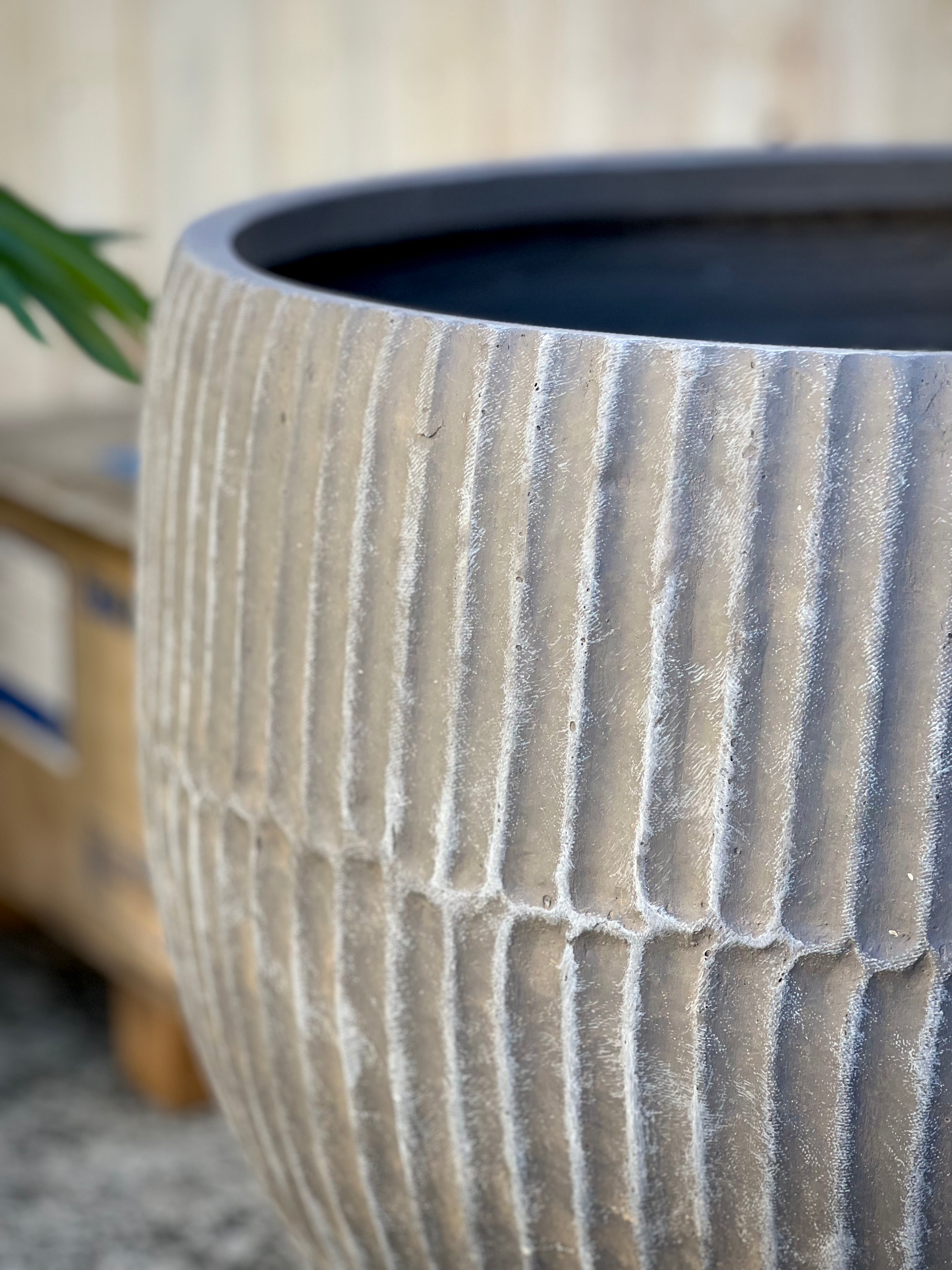Pleated Pot lifestyle - pleated texture lightweight fiberclay pot