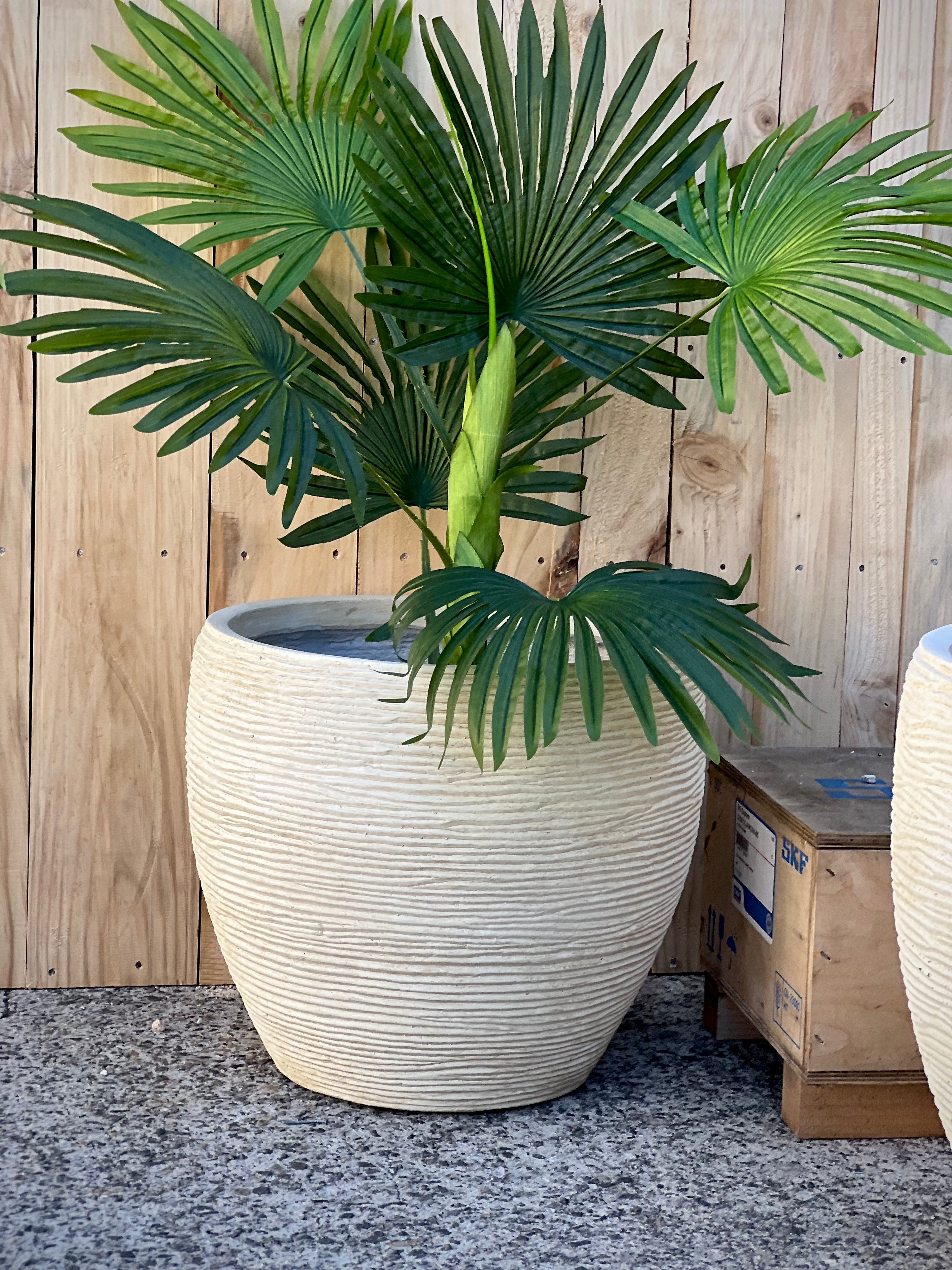 Desert Rose Cream XL - extra large wavy texture fiberclay lightweight pot