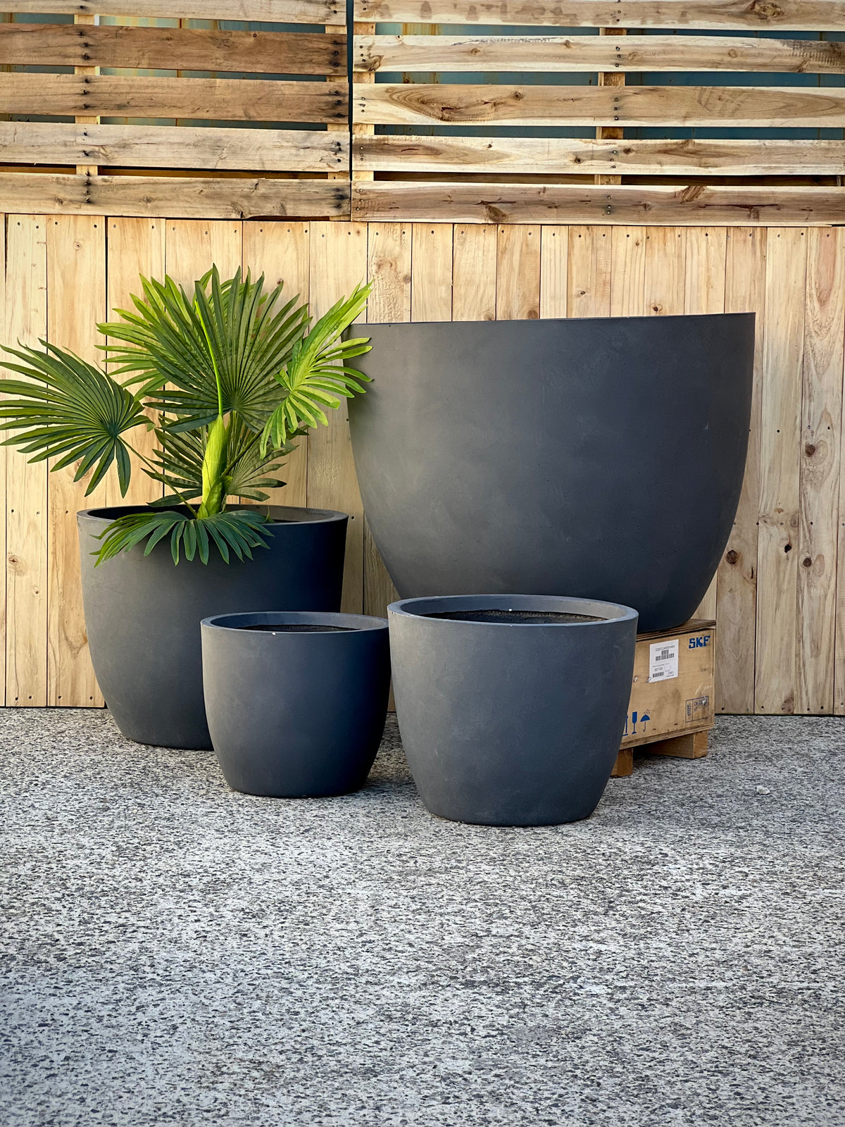Base Low Smooth Pot Cream Small - compact lightweight low fiberclay pot