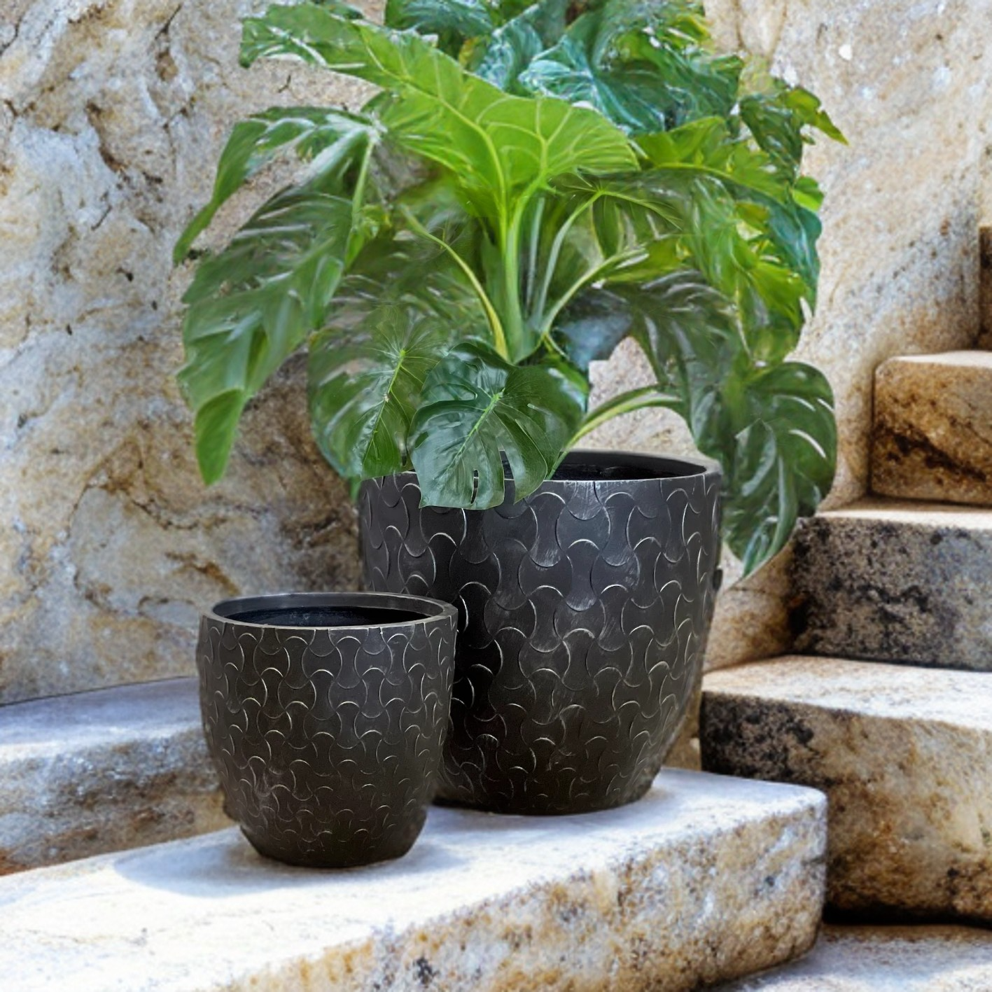METAL ZEN - Indoor or Outdoor Fiberclay Lightweight Pot with Metal Texture