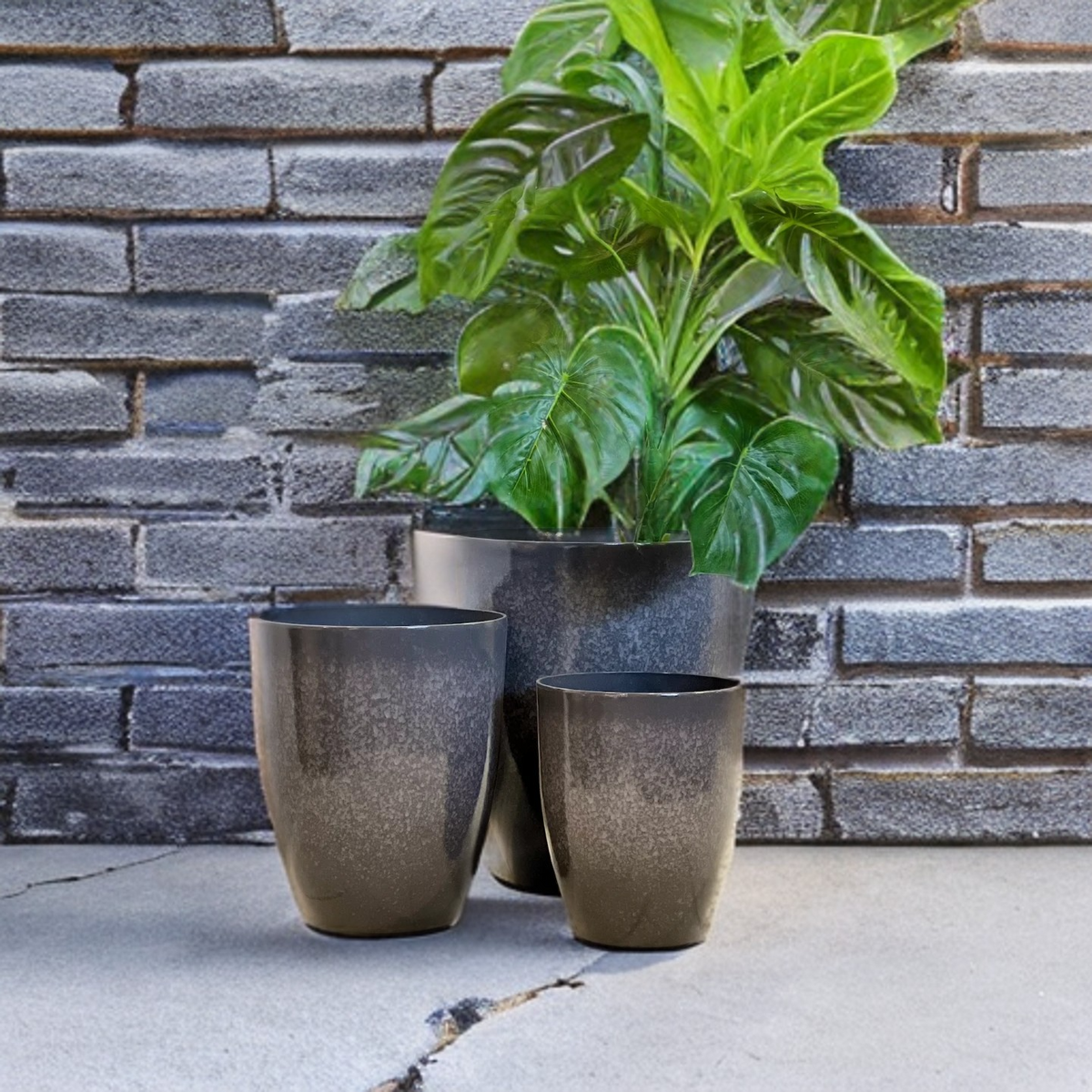 2074 Adam Glazed Pot styled - round glazed composite pot