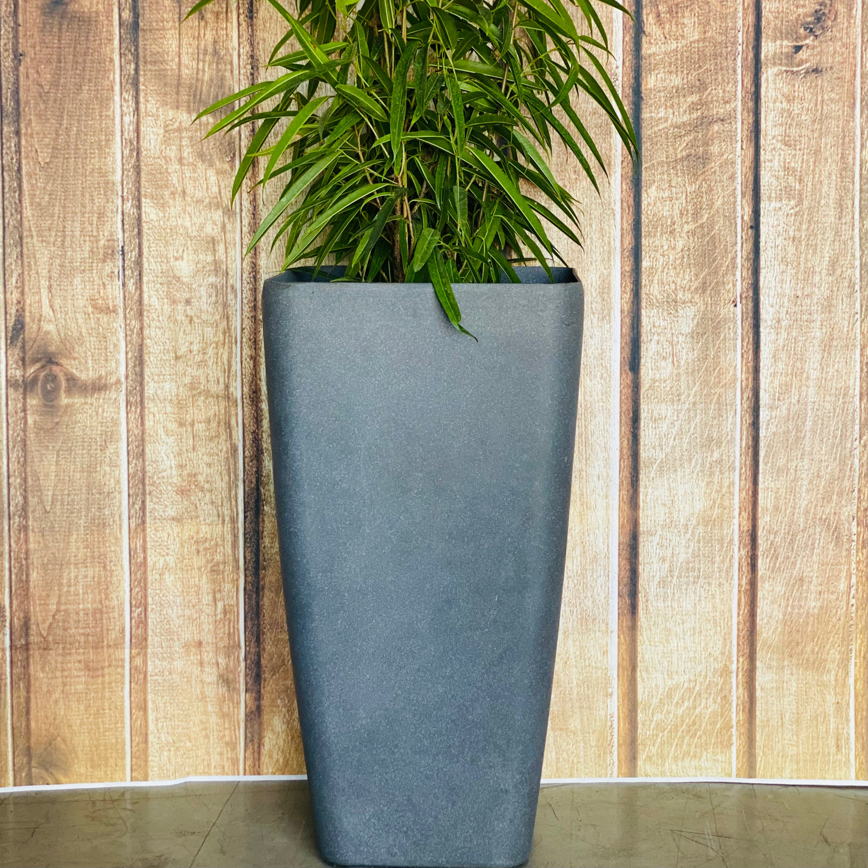 Eva lightweight plant pot