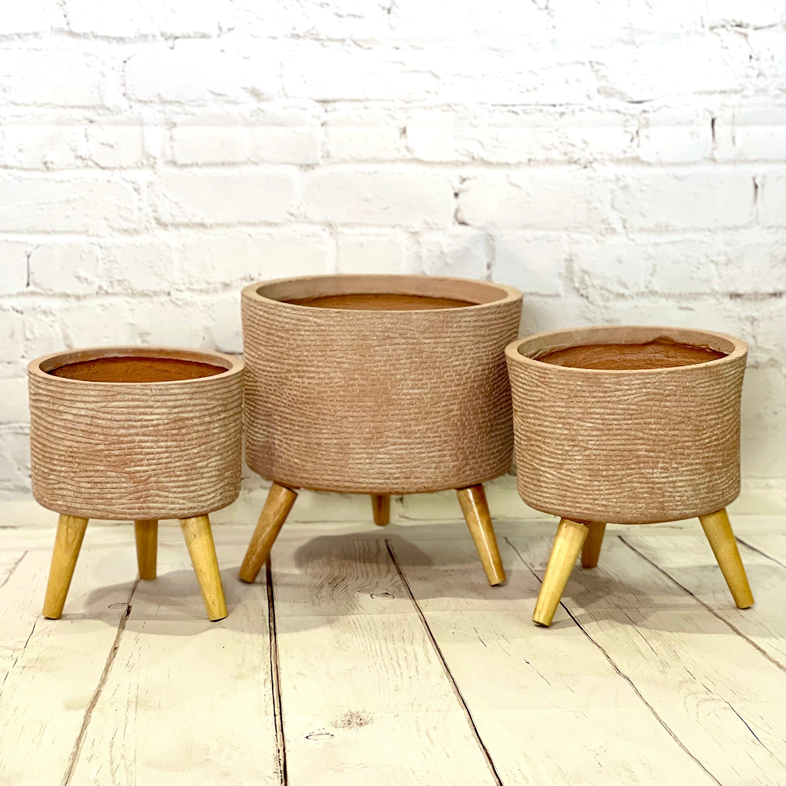 TEXTURED ROCK LOW - Indoor Fiber Cement Pot On Legs In Textured Stone - 65