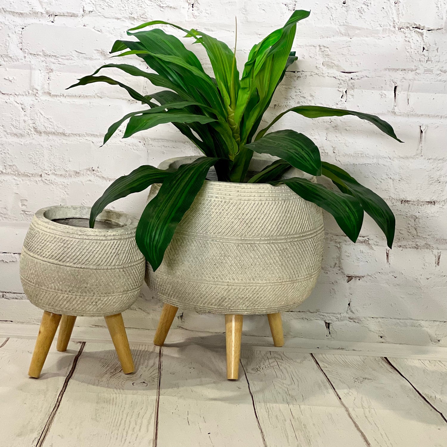 IMPRESSION POL - Tall Indoor Fiber Cement  Pot On Legs With  Print Design - 03