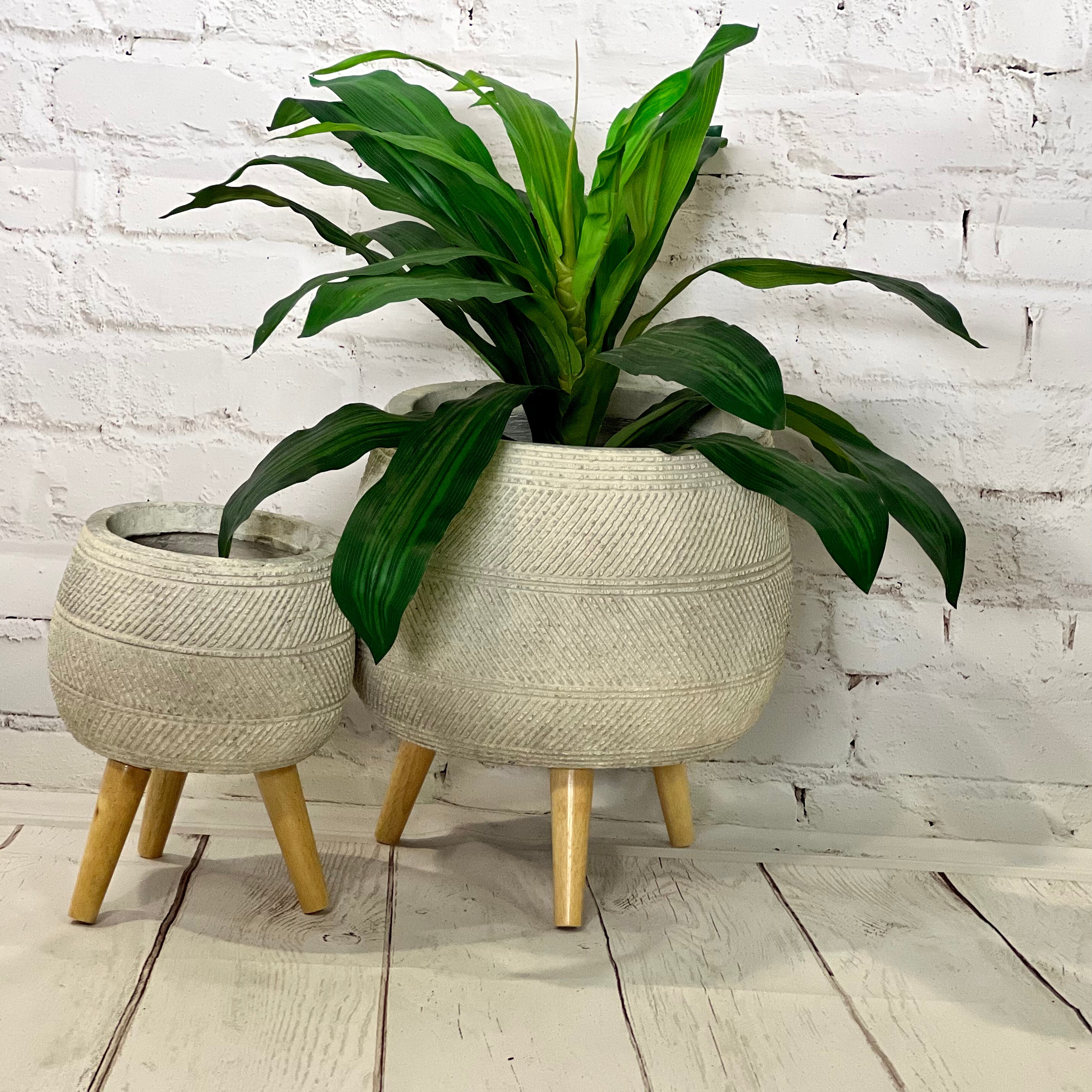 IMPRESSION POL - Tall Indoor Fiber Cement Pot On Legs With Print Design - 03