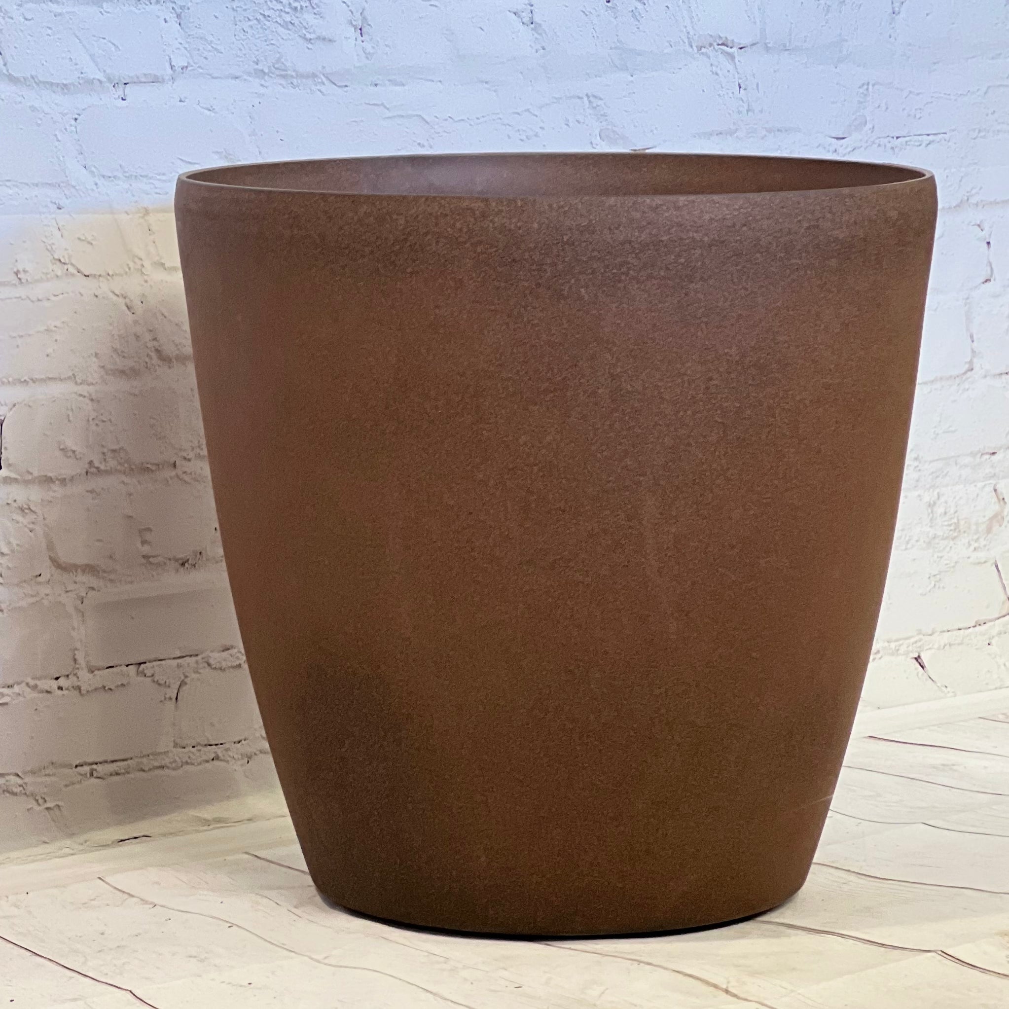 2001 Maxi Pot Grey Artisan Medium - smooth round lightweight pot