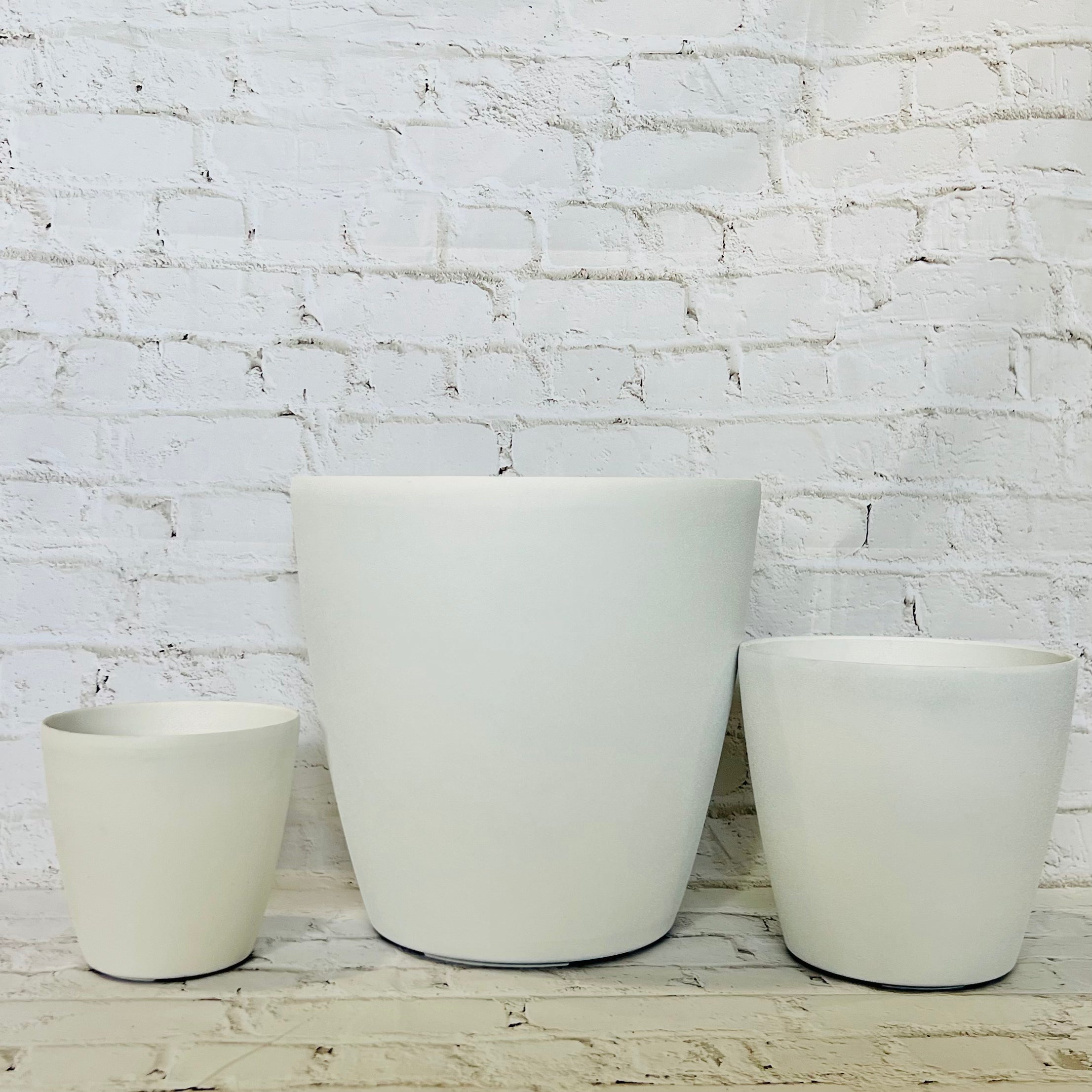 2001 Maxi Pot Mediterranean Blue Medium - round tapered pot