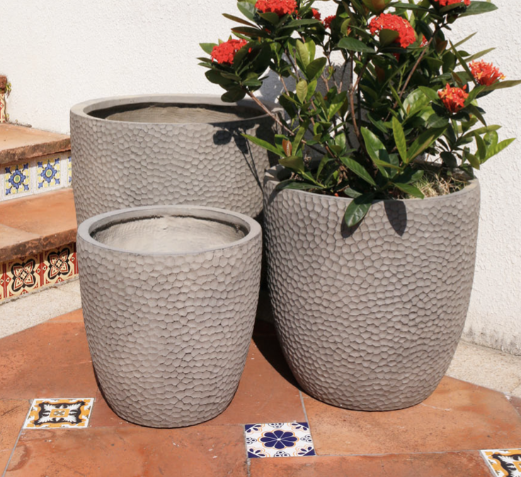 Round Pot with Bubble Texture Lightweight Fiberglass Clay 30-1523 - indoor outdoor