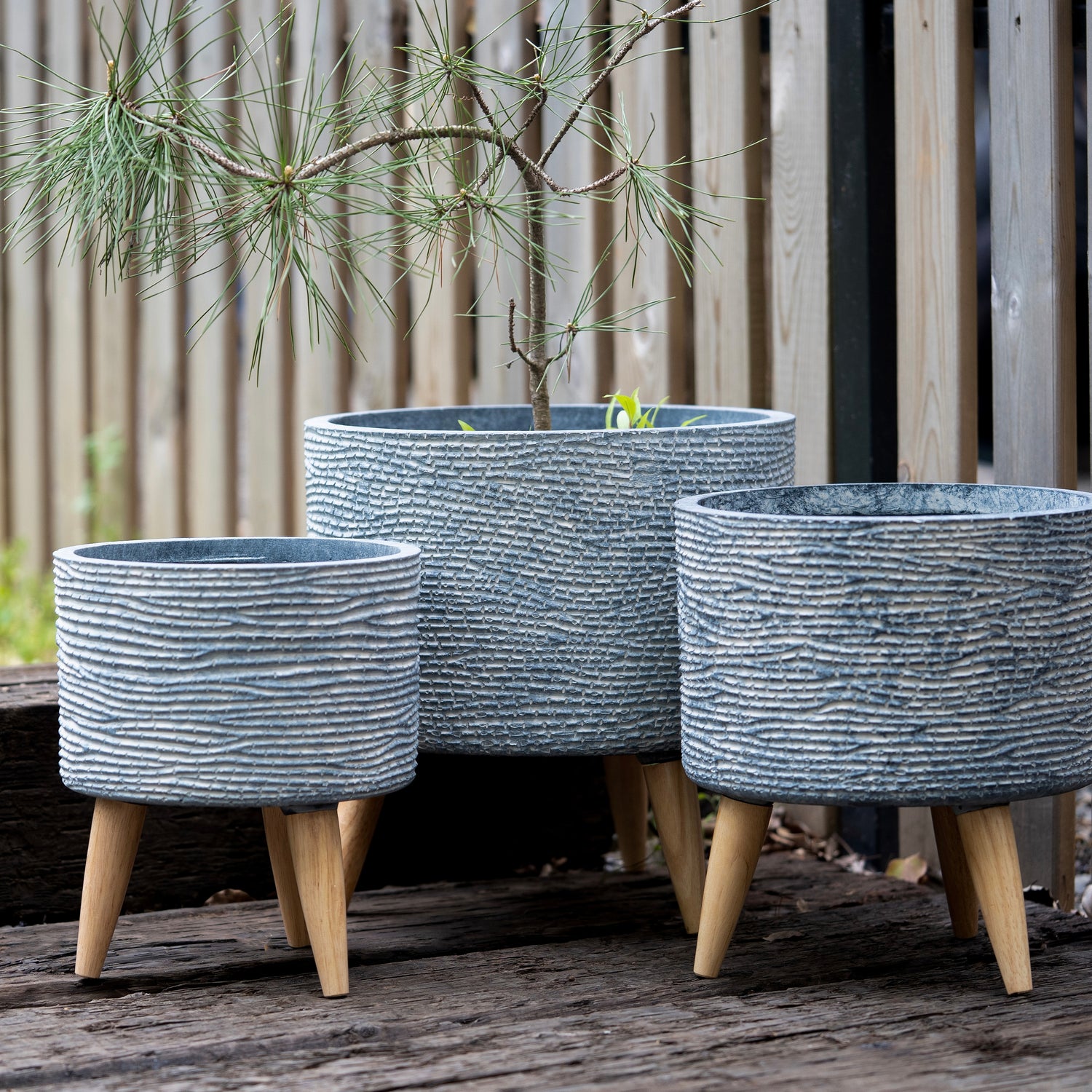 TEXTURED ROCK LOW - Indoor Fiber Cement  Pot On Legs In Textured Stone - 65