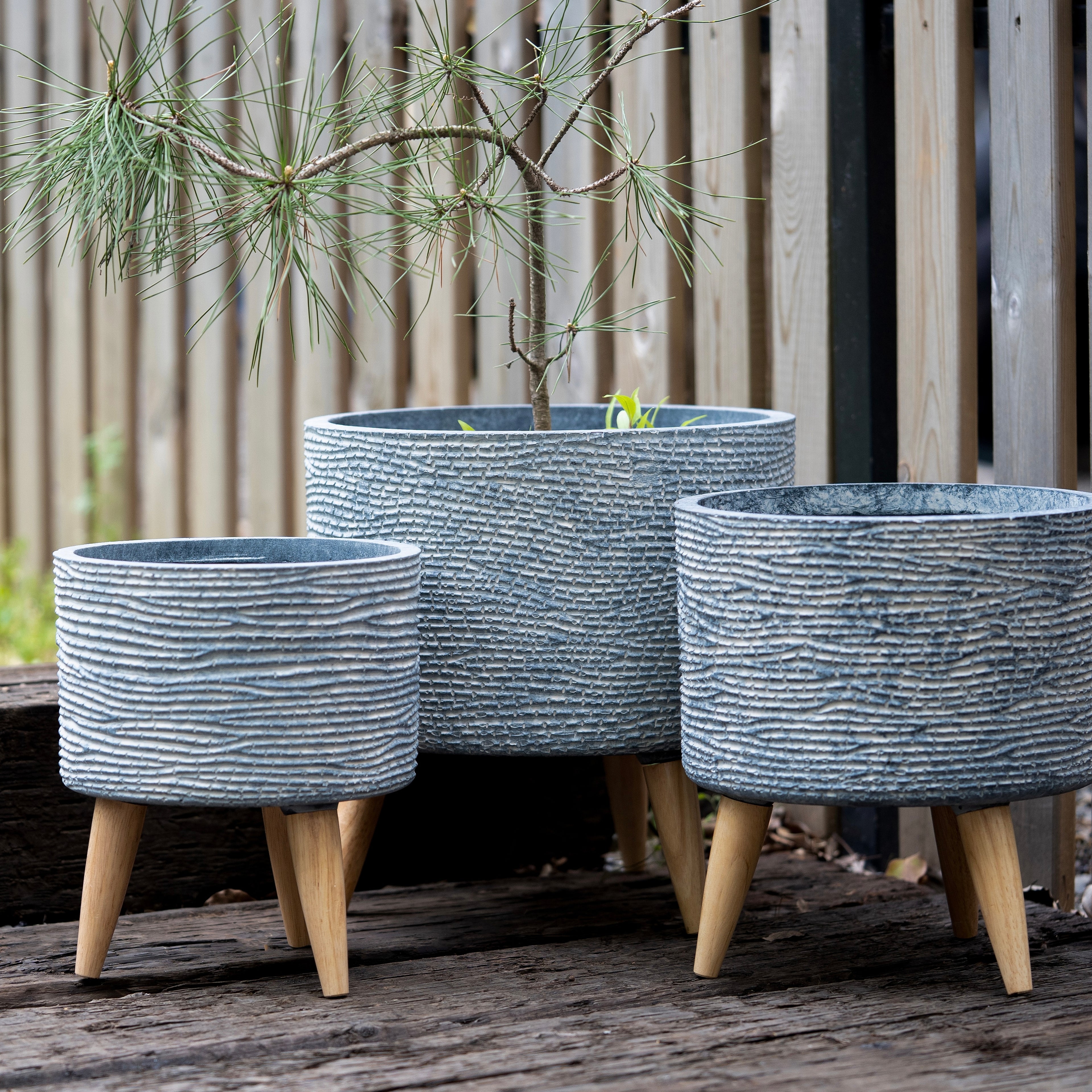 TEXTURED ROCK LOW - Indoor Fiber Cement Pot On Legs In Textured Stone - 65