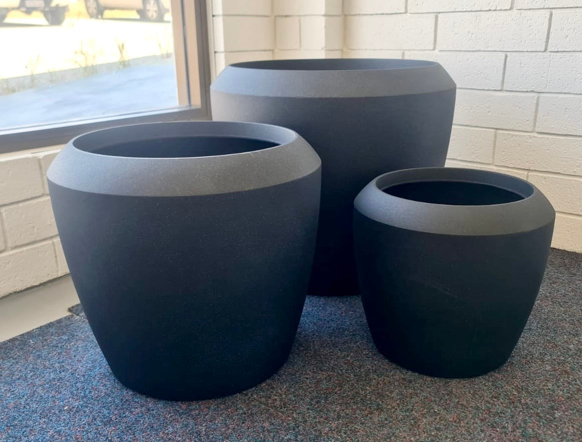 SIENNA - Lightweight StoneLite Round planter - 8629