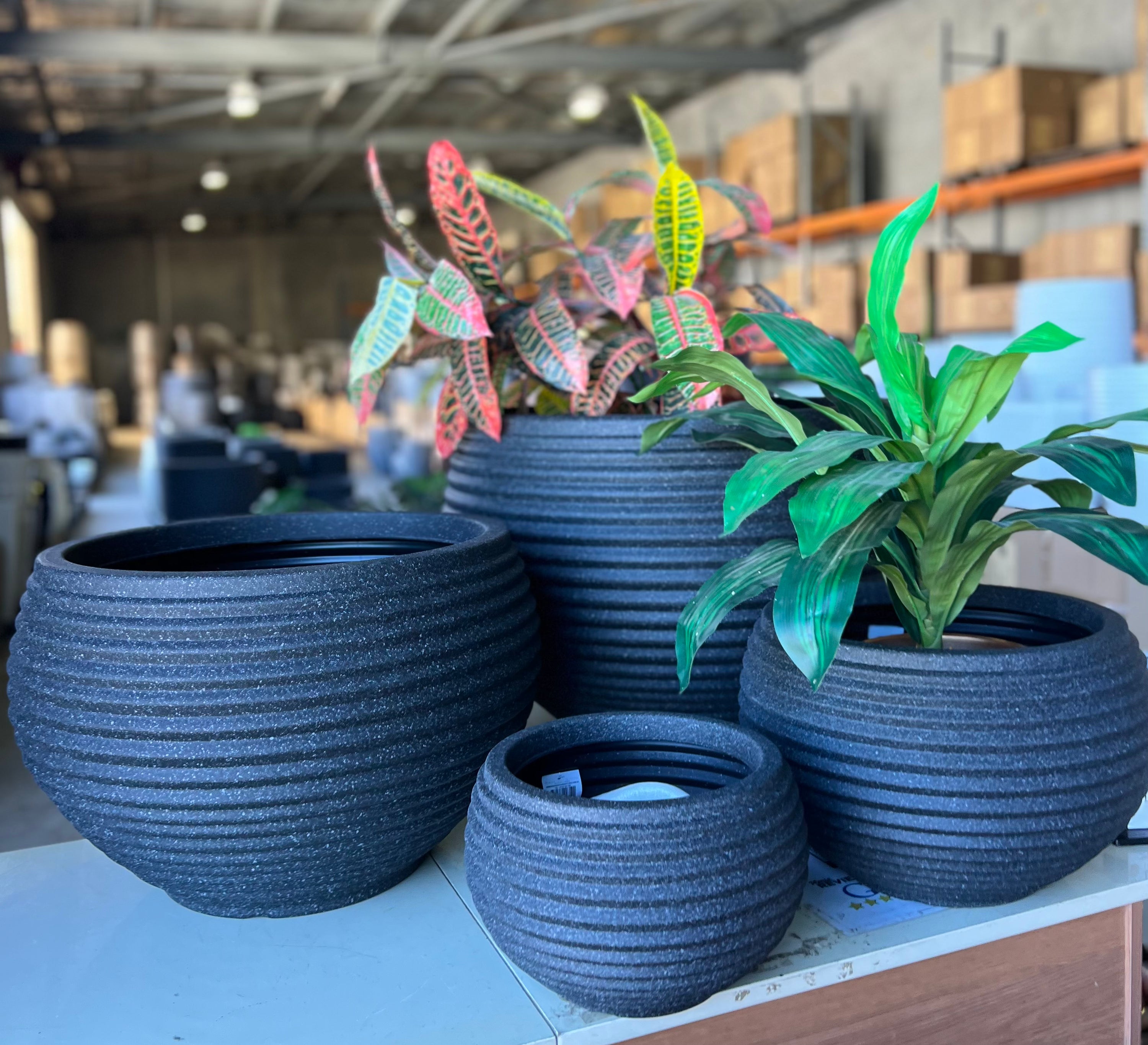 RippleLite Bowl Mediterranean Grey Small - lightweight ribbed pot