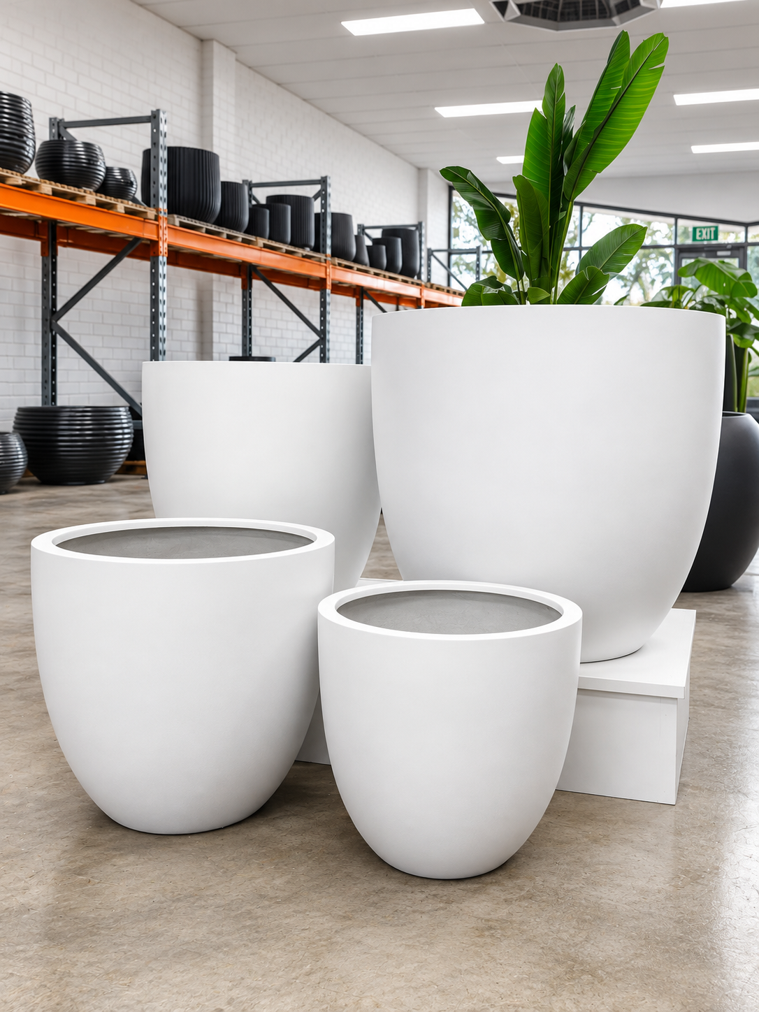 VERONA Round Planter Super Lightweight Fiberglass