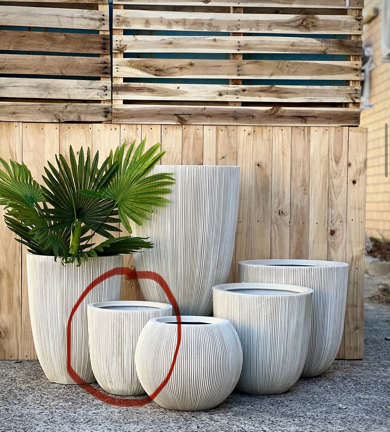 LinearLite - LineaLite Collection – Extra Lightweight Fluted Pots in Modern Vertical Design