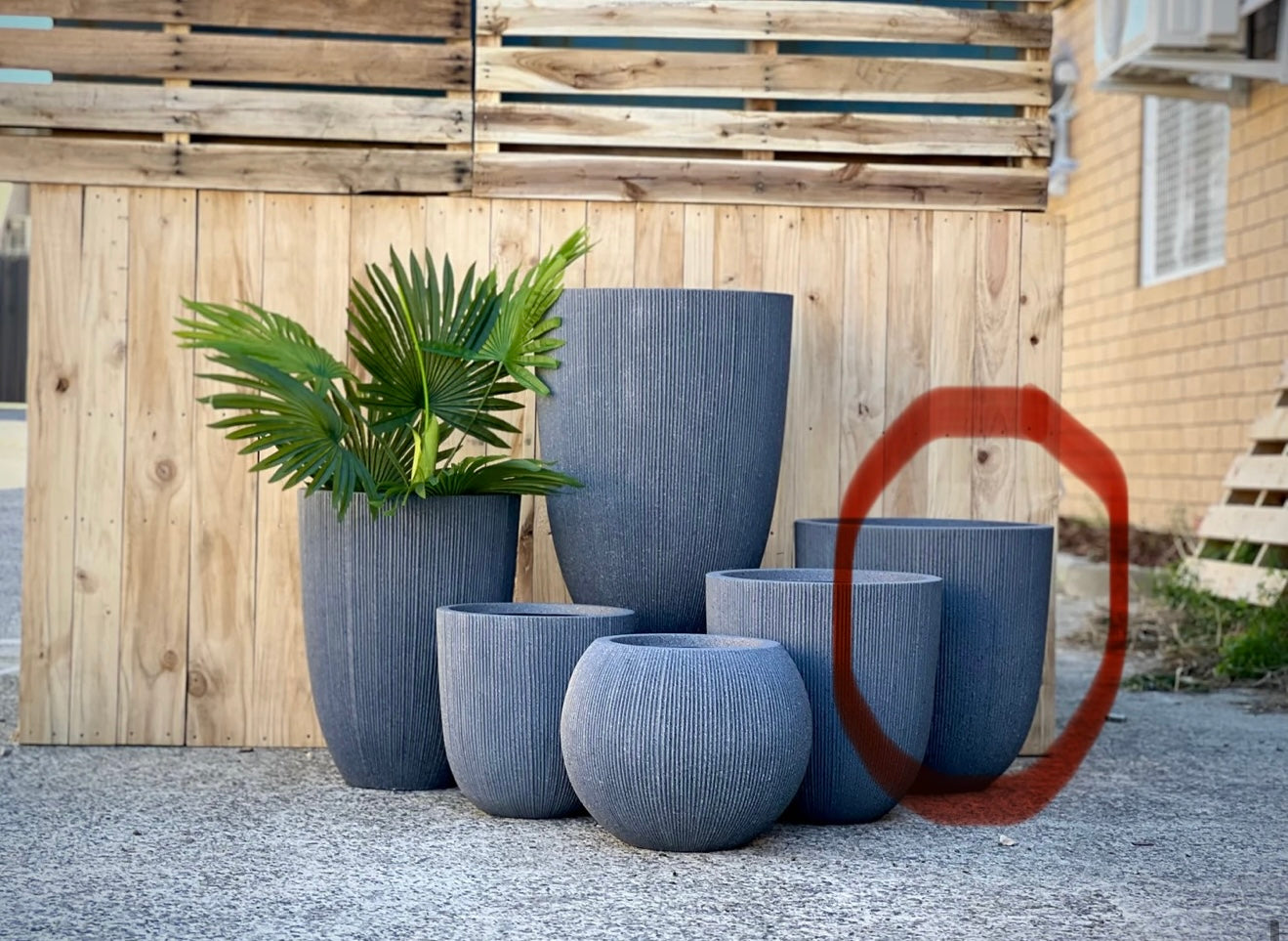 LinearLite - LineaLite Collection – Extra Lightweight Fluted Pots in Modern Vertical Design
