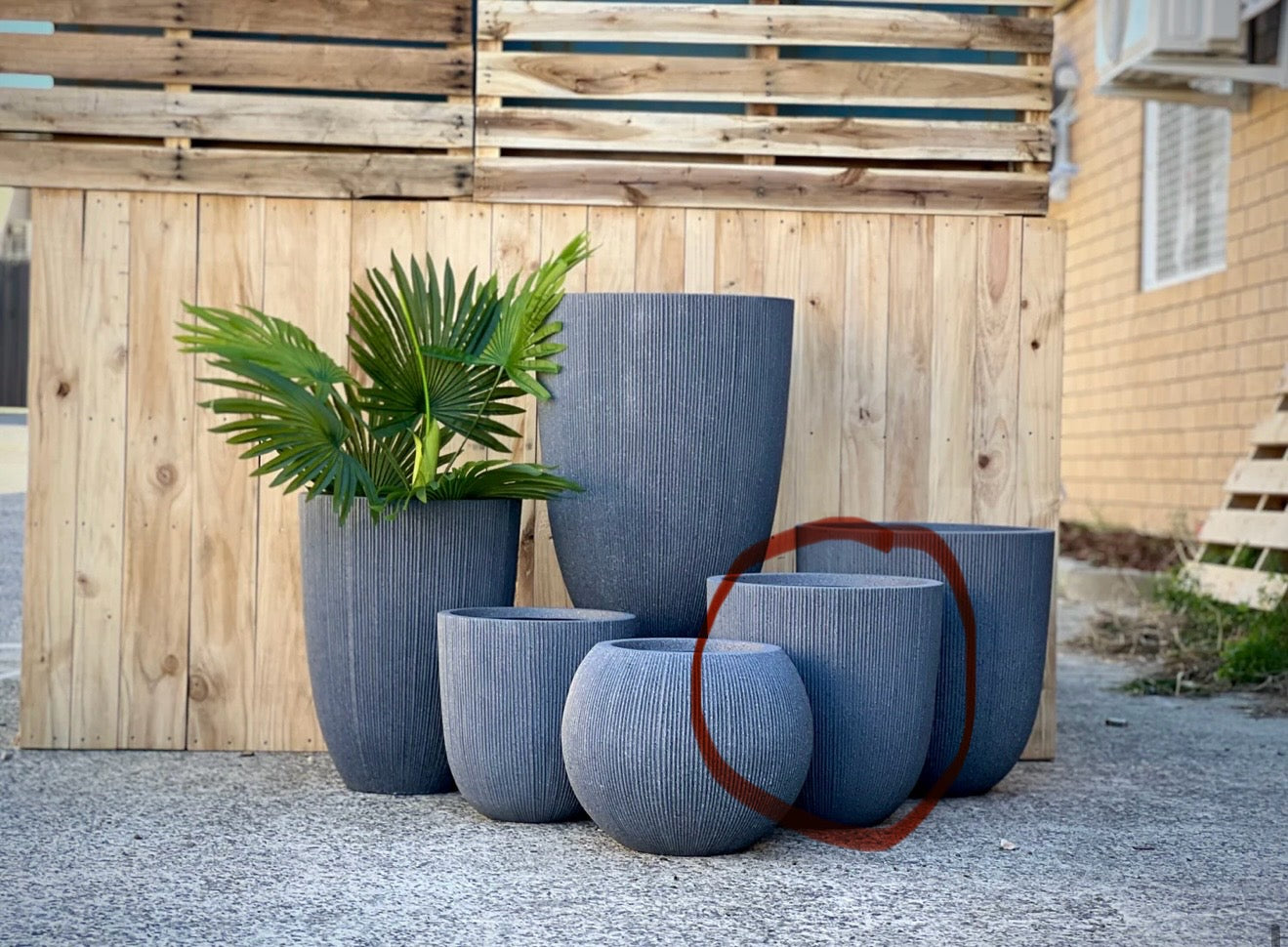 LinearLite - LineaLite Collection – Extra Lightweight Fluted Pots in Modern Vertical Design
