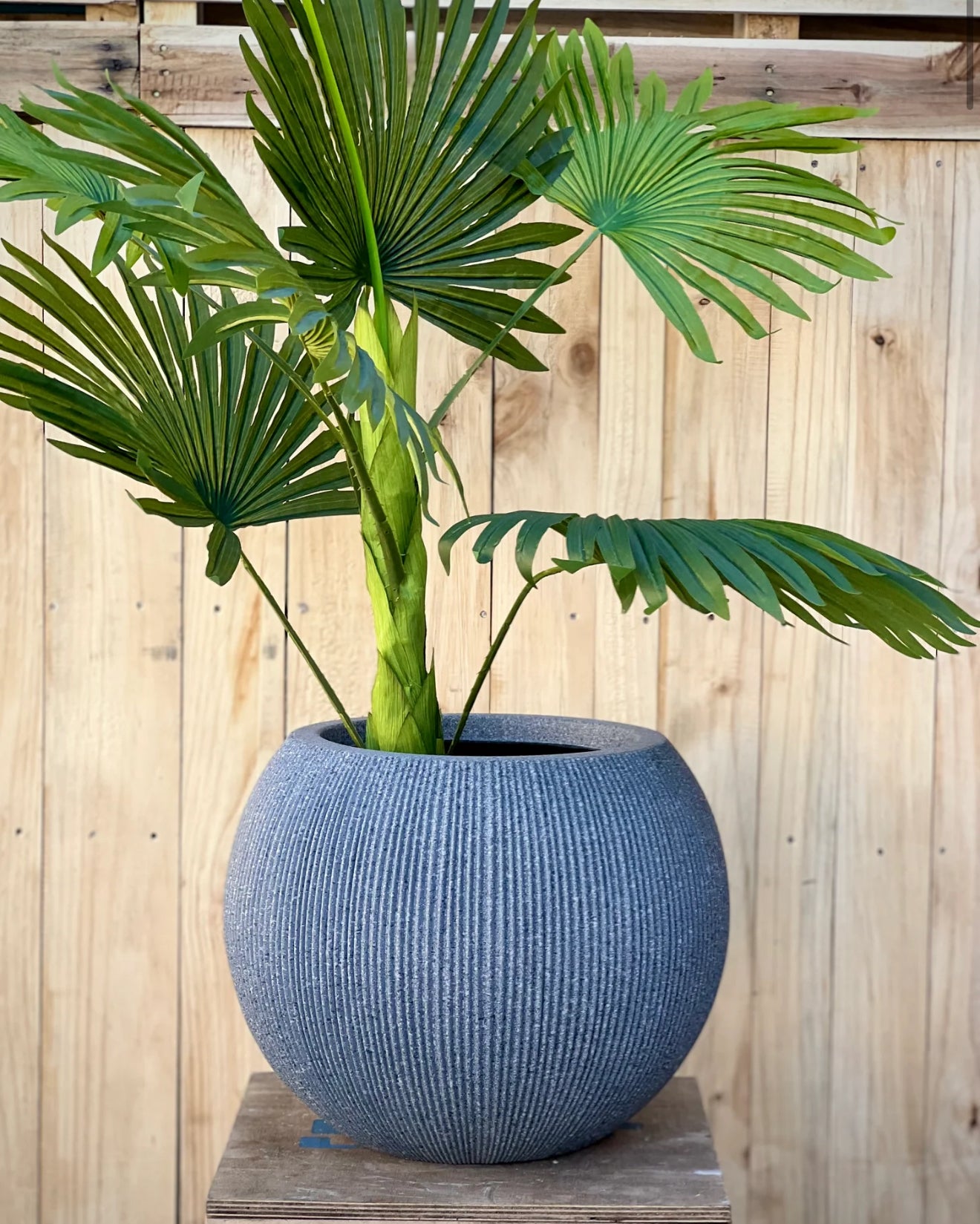 LinearLite - LineaLite Collection – Extra Lightweight Fluted Pots in Modern Vertical Design