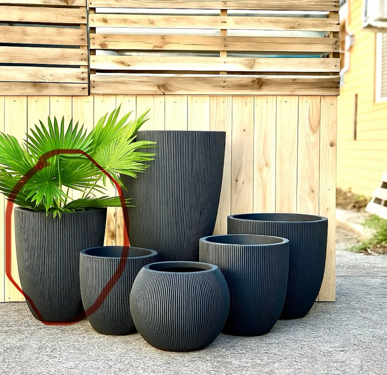 LinearLite - LineaLite Collection – Extra Lightweight Fluted Pots in Modern Vertical Design