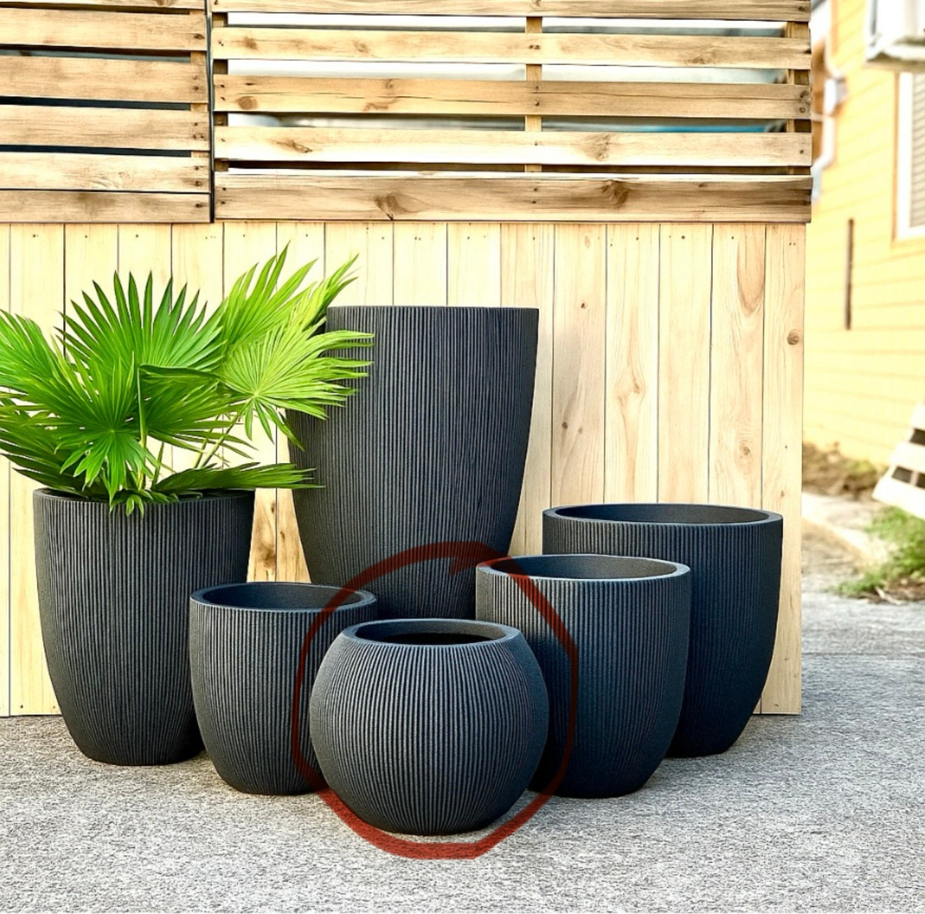 LinearLite - LineaLite Collection – Extra Lightweight Fluted Pots in Modern Vertical Design