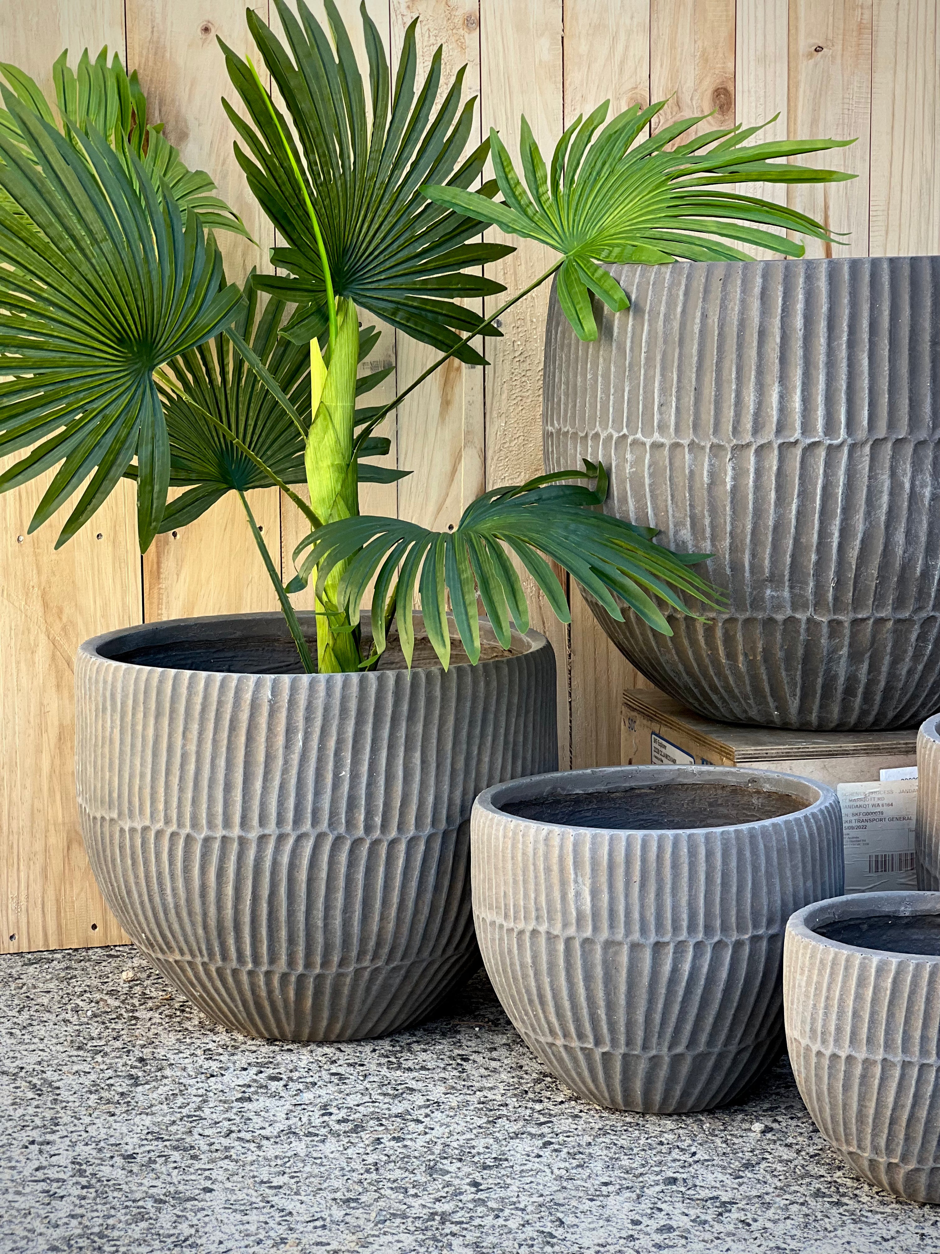 PLEATED Indoor Outdoor Fiberclay Pot with Pleated Texture DR34 - Cream