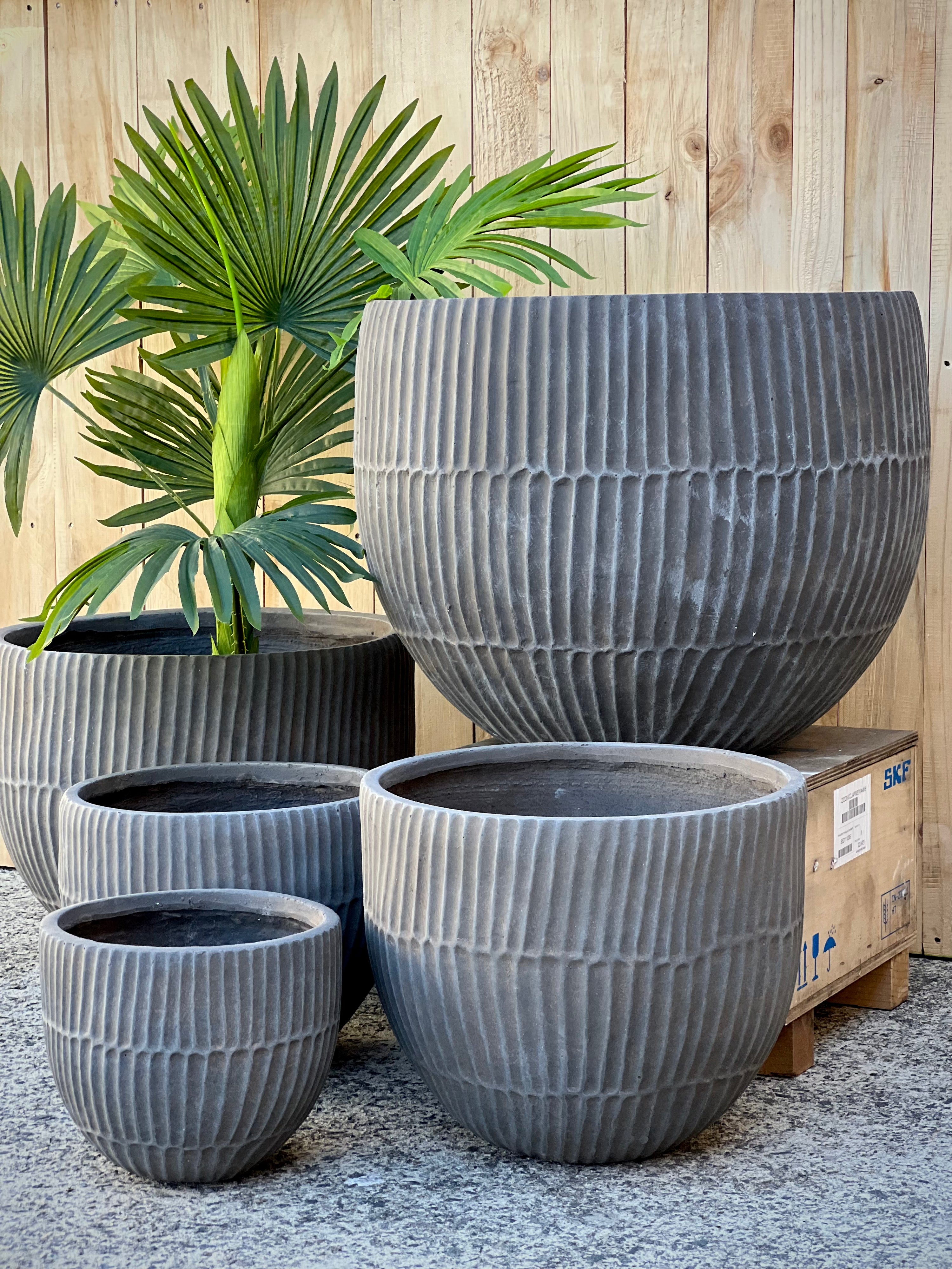 Pleated Pot Cream Medium - lightweight pleated texture fiberclay pot