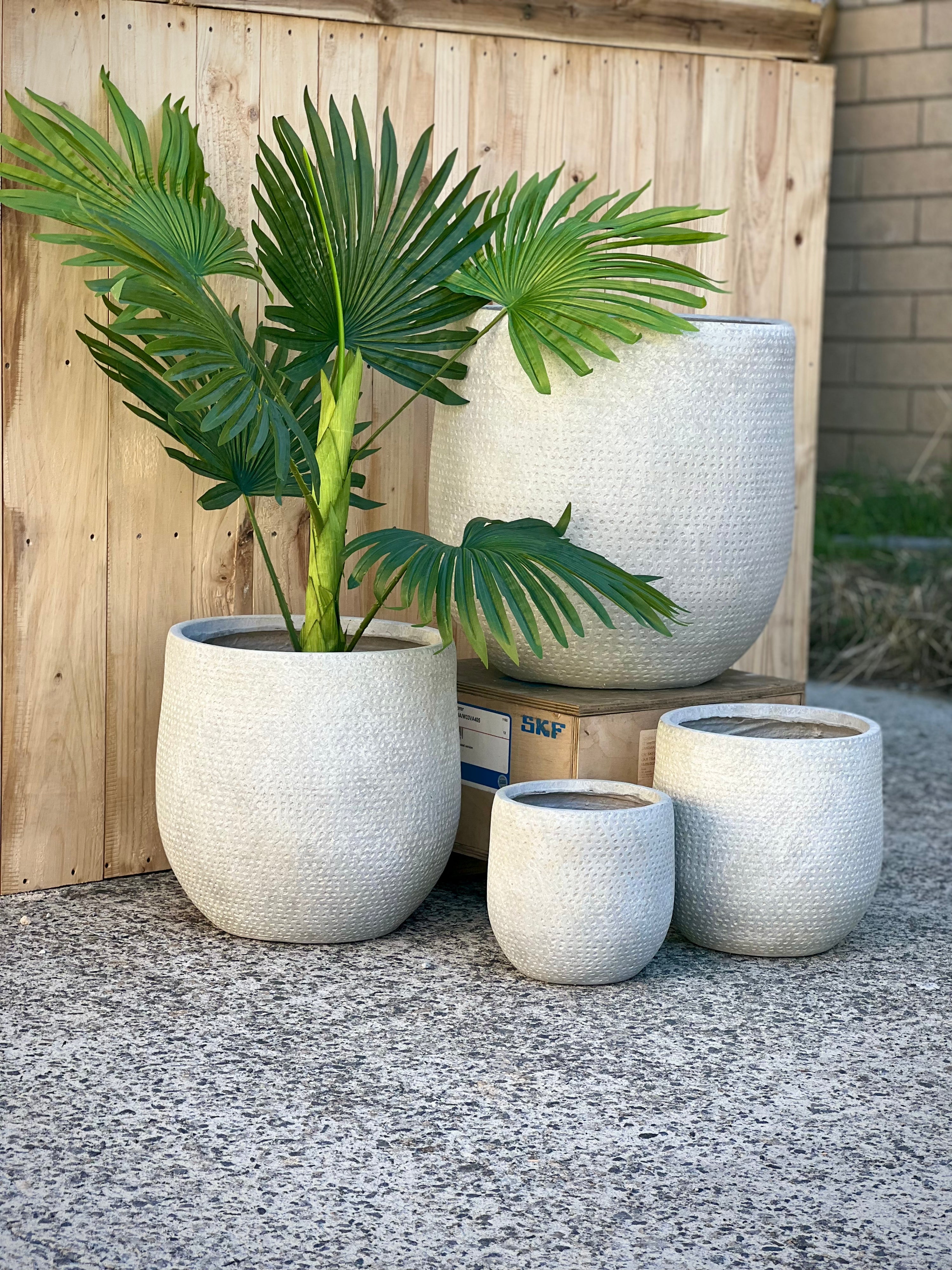 Kaya Lightweight Fiberclay Pot in Cream Medium - indoor outdoor pot