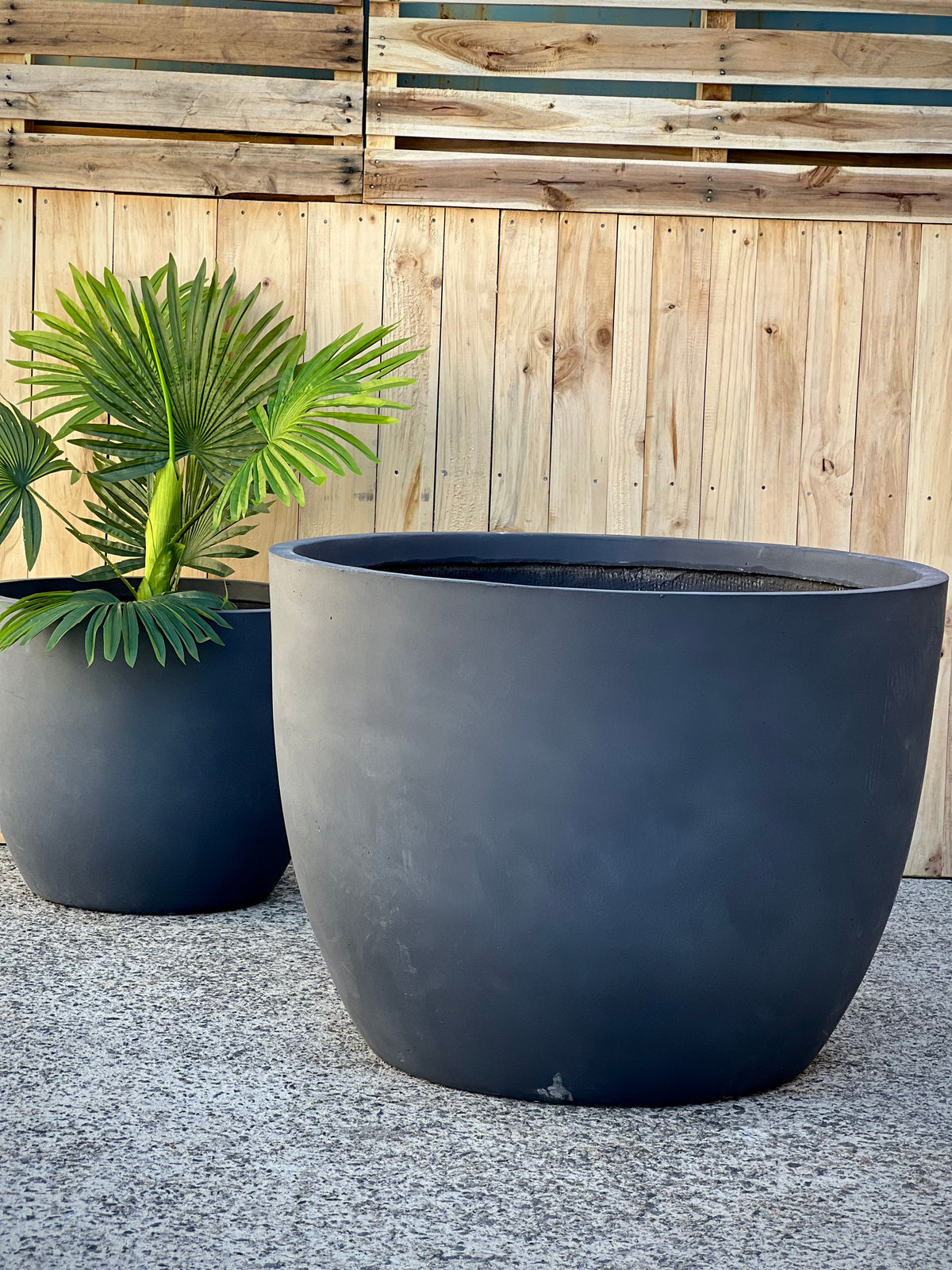 Base Low Pot Dark Grey XS - compact lightweight low pot