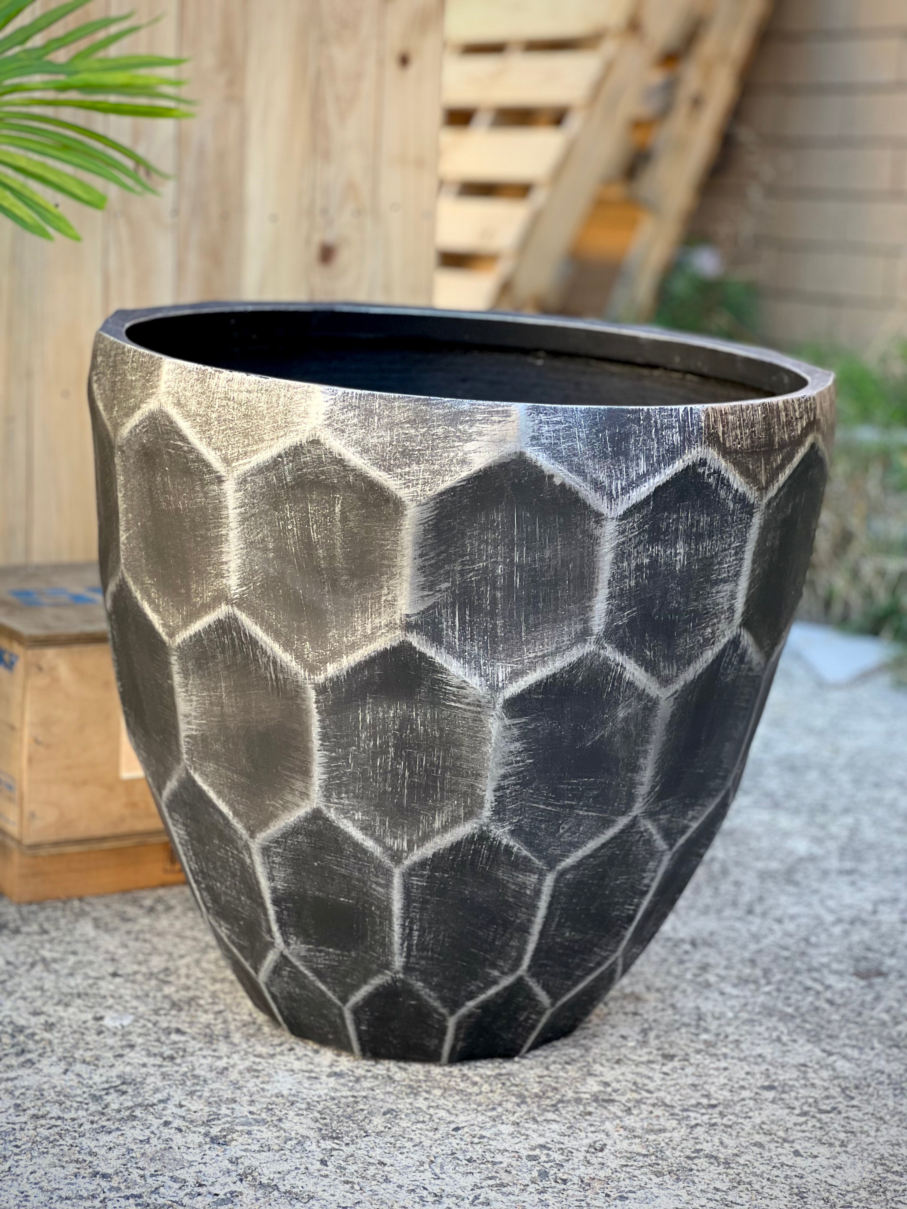 HONEYCOMB - Indoor or Outdoor Fiberclay Lightweight Pot with Honeycomb Texture - DR78