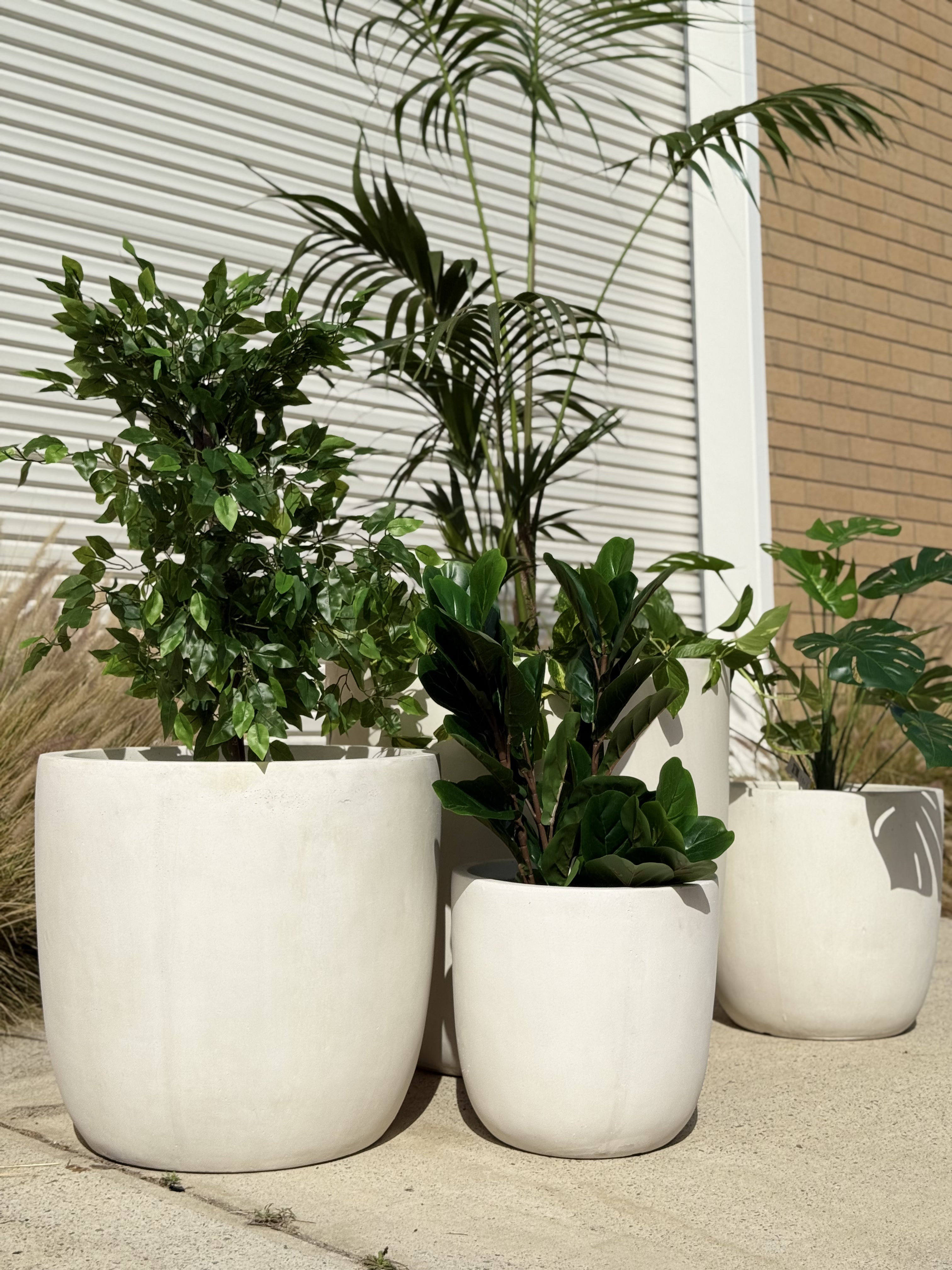 BIG BUDDHA Lightweight Round Pot – Indoor &amp; Outdoor Statement Planter (Fibreglass/Clay Blend) - 101