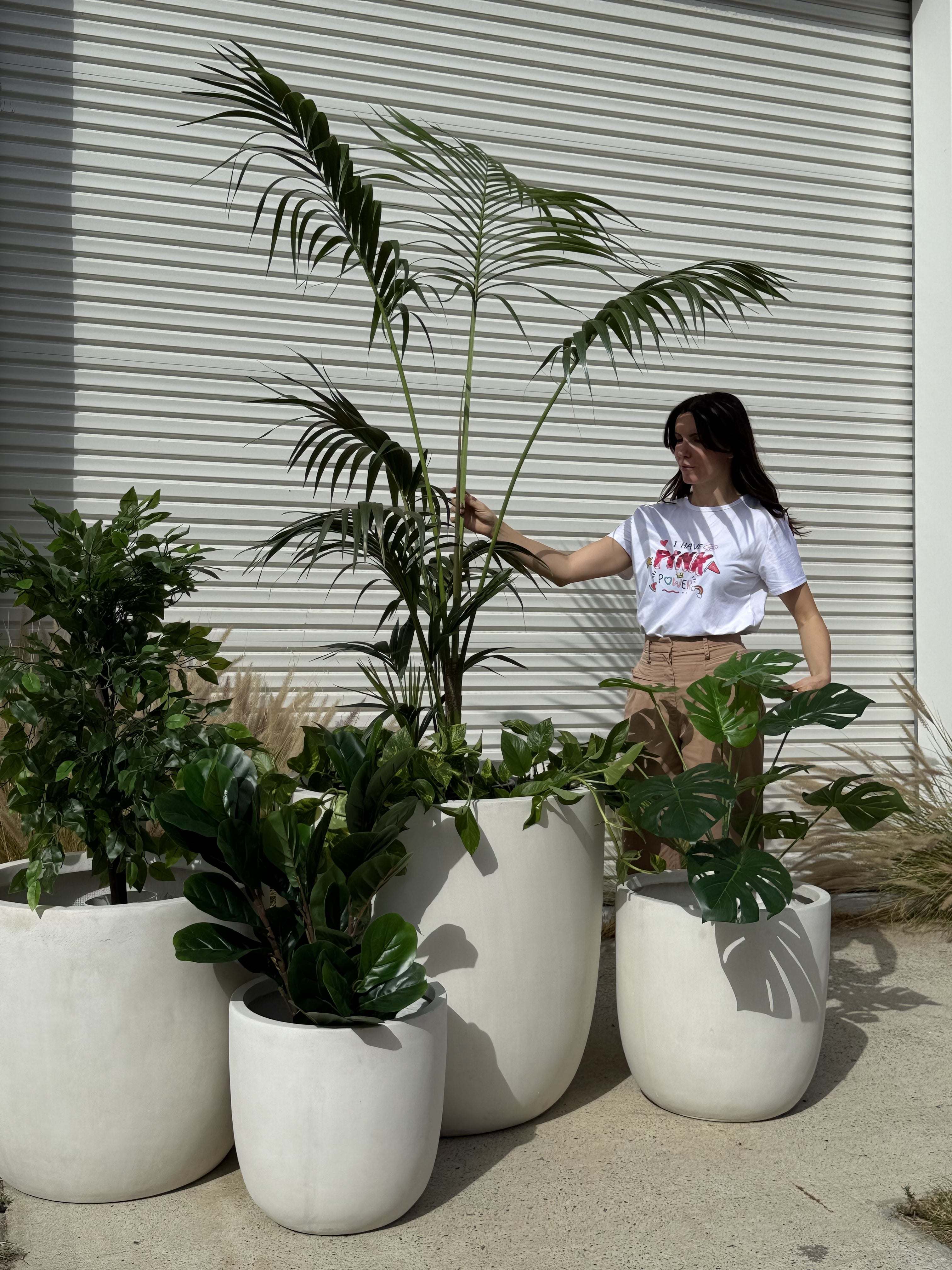 BIG BUDDHA Lightweight Round Pot – Indoor &amp; Outdoor Statement Planter (Fibreglass/Clay Blend) - 101