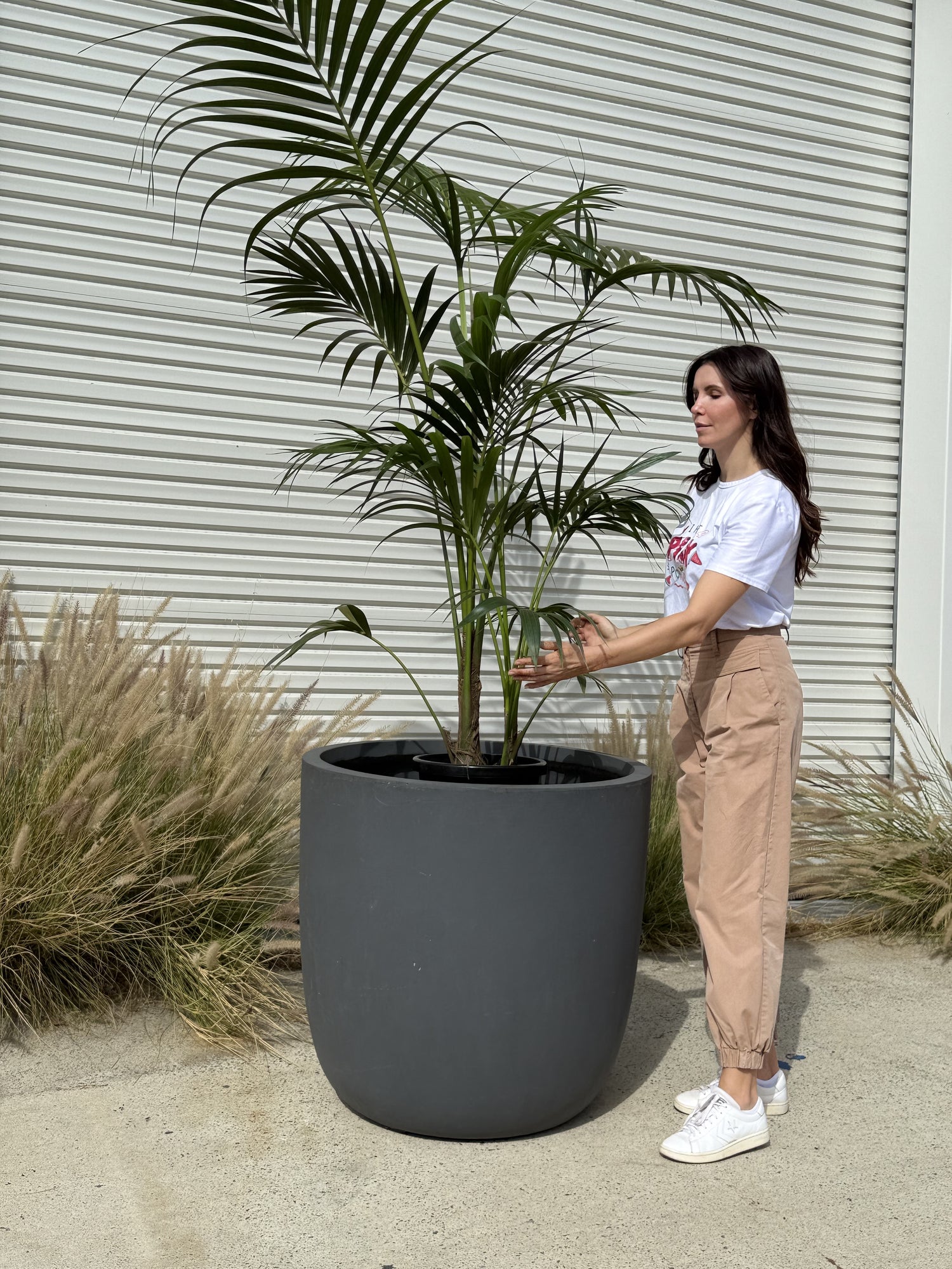 BIG BUDDHA Lightweight Round Pot – Indoor &amp; Outdoor Statement Planter (Fibreglass/Clay Blend) - 101