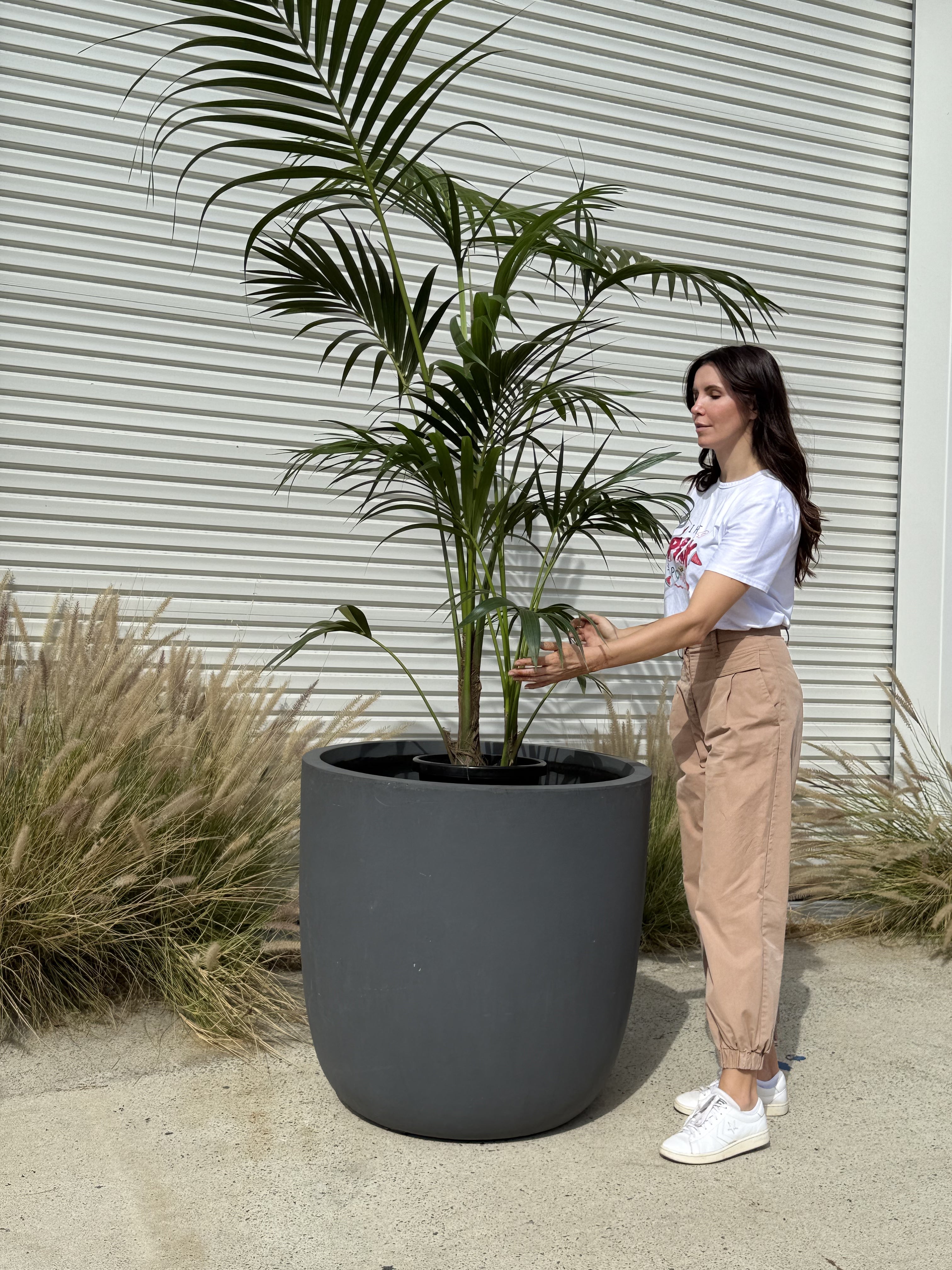 BIG BUDDHA Lightweight Round Pot – Indoor &amp; Outdoor Statement Planter (Fibreglass/Clay Blend) - 101