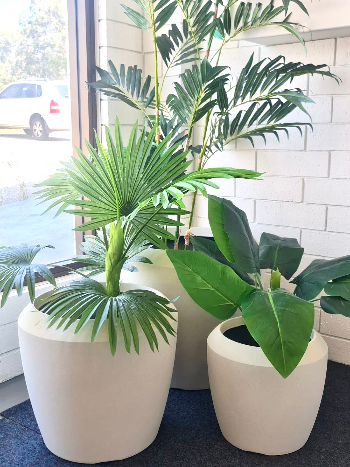 SIENNA - Lightweight StoneLite Round planter - 8629