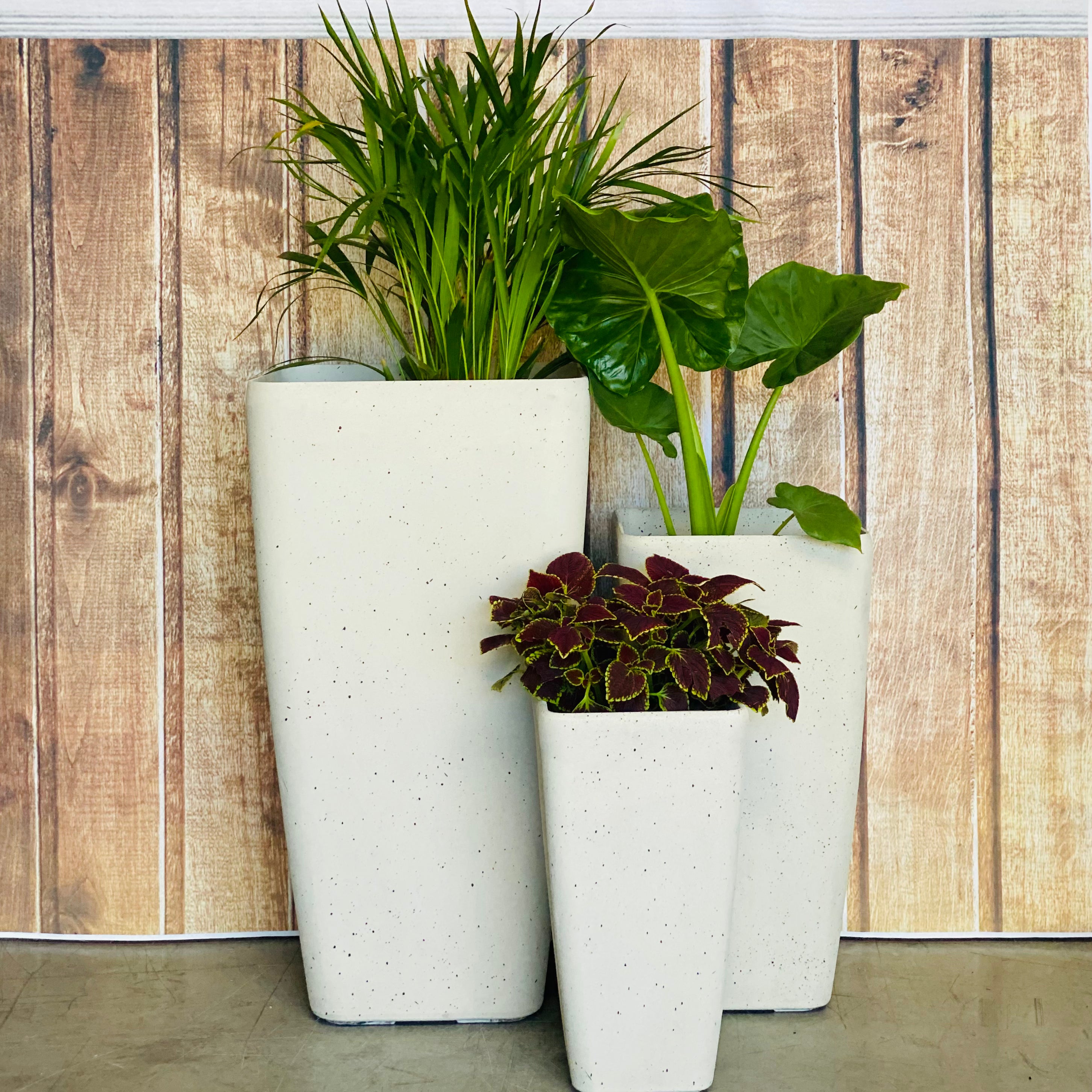Eva lightweight plant pot