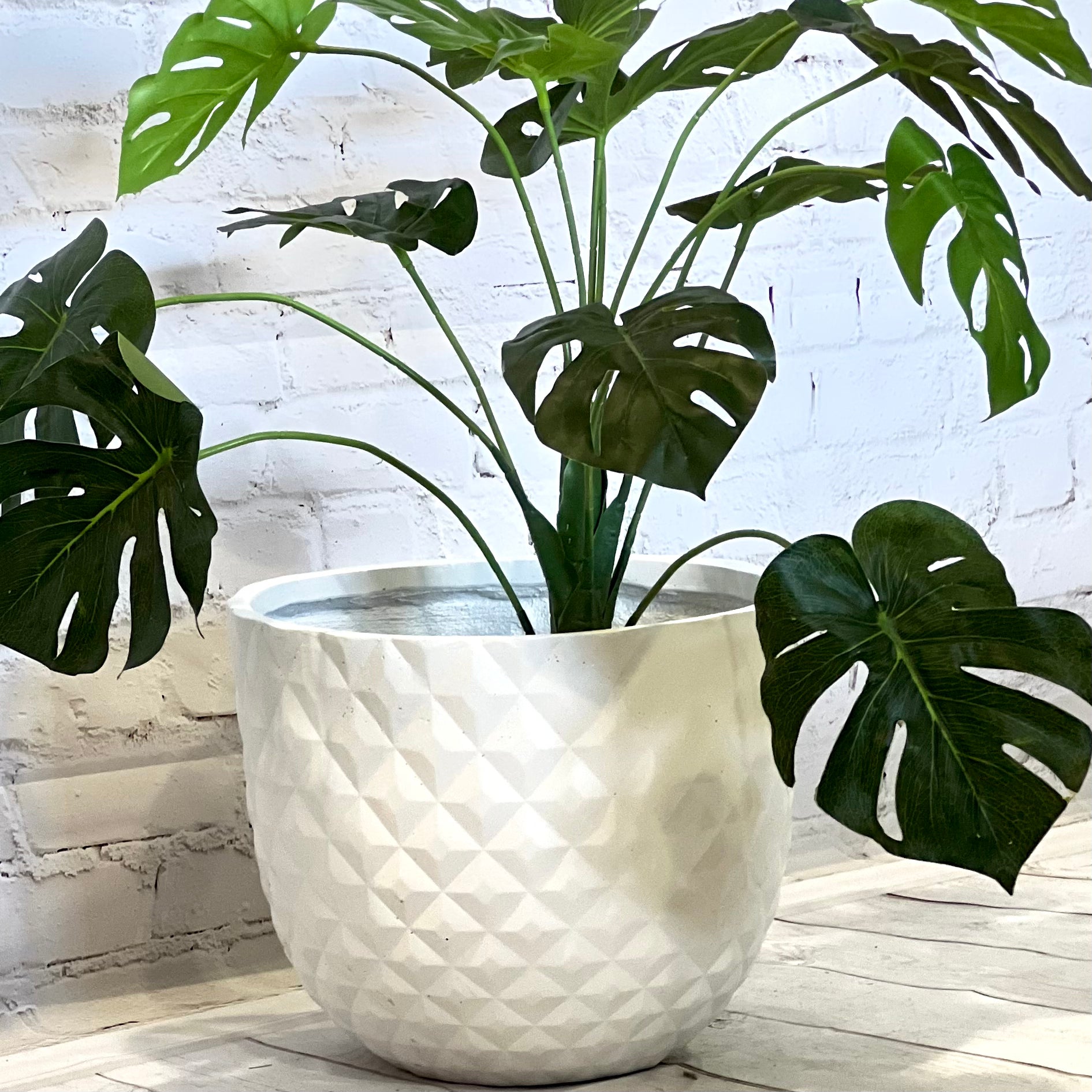 Indoor or Outdoor Round Pot with Diamond Pattern in Lightweight Fiberglass Clay in Glossy White