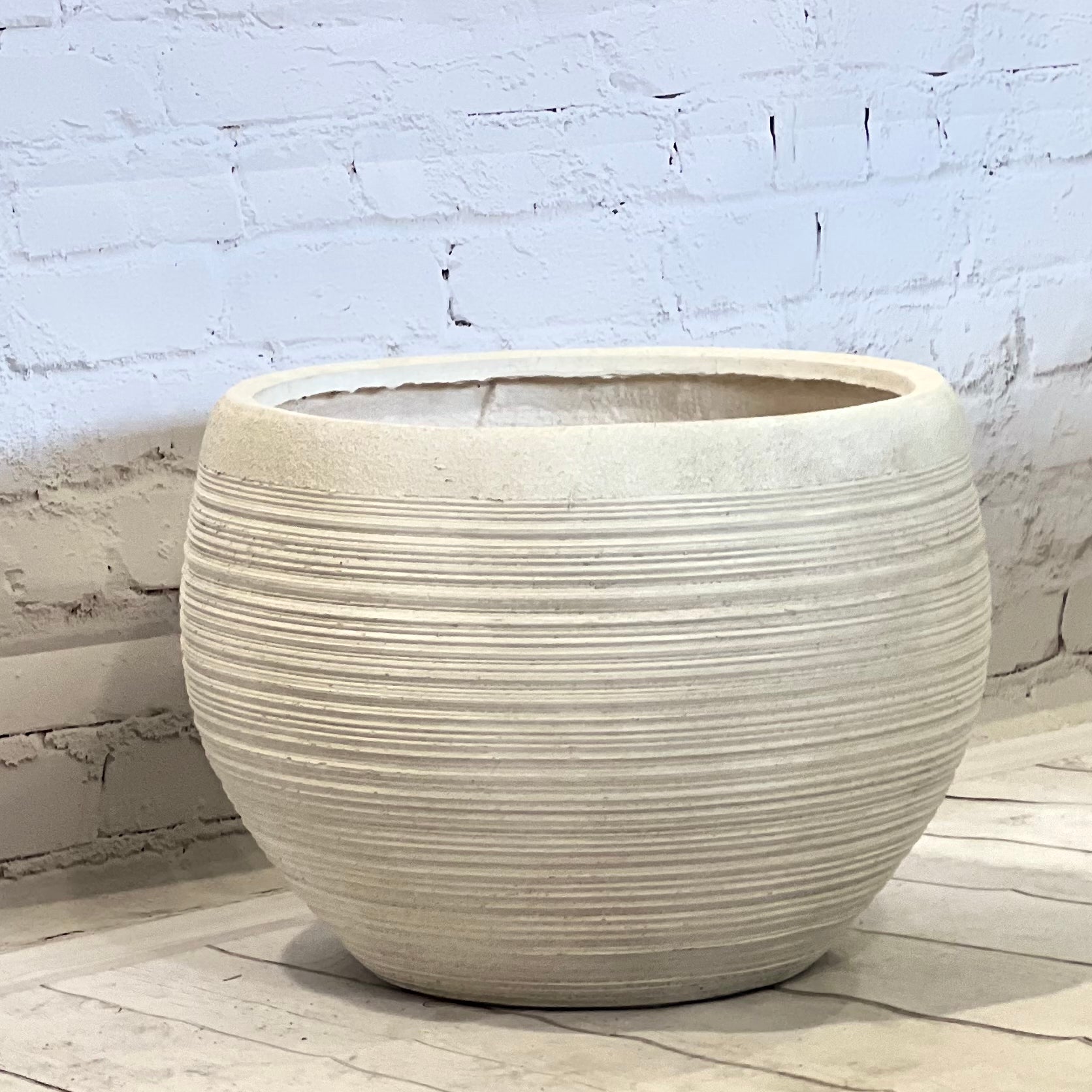 ARTISAN Spherical Indoor or Outdoor Round Pot with Brushed Texture in Lightweight Fiberglass Clay -2231