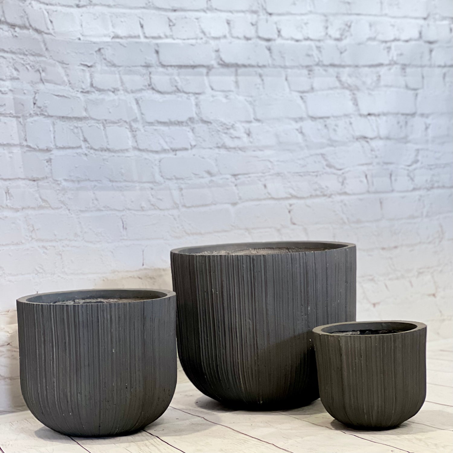 Indoor or Outdoor Round Wide Pot with Brushed Texture in Lightweight Fiberglass Clay - 1546