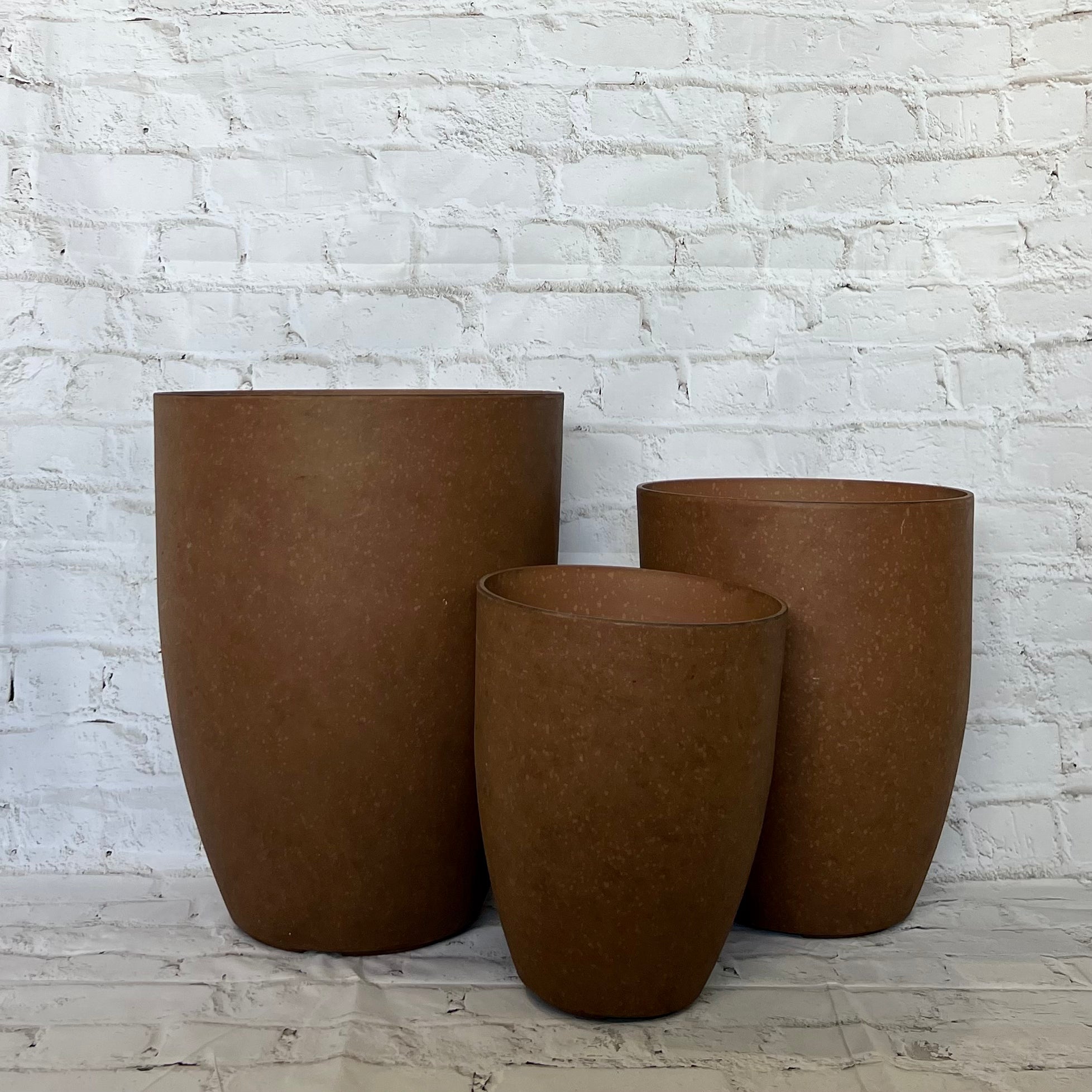 2074 Adam Pot range - multiple colours smooth round pots